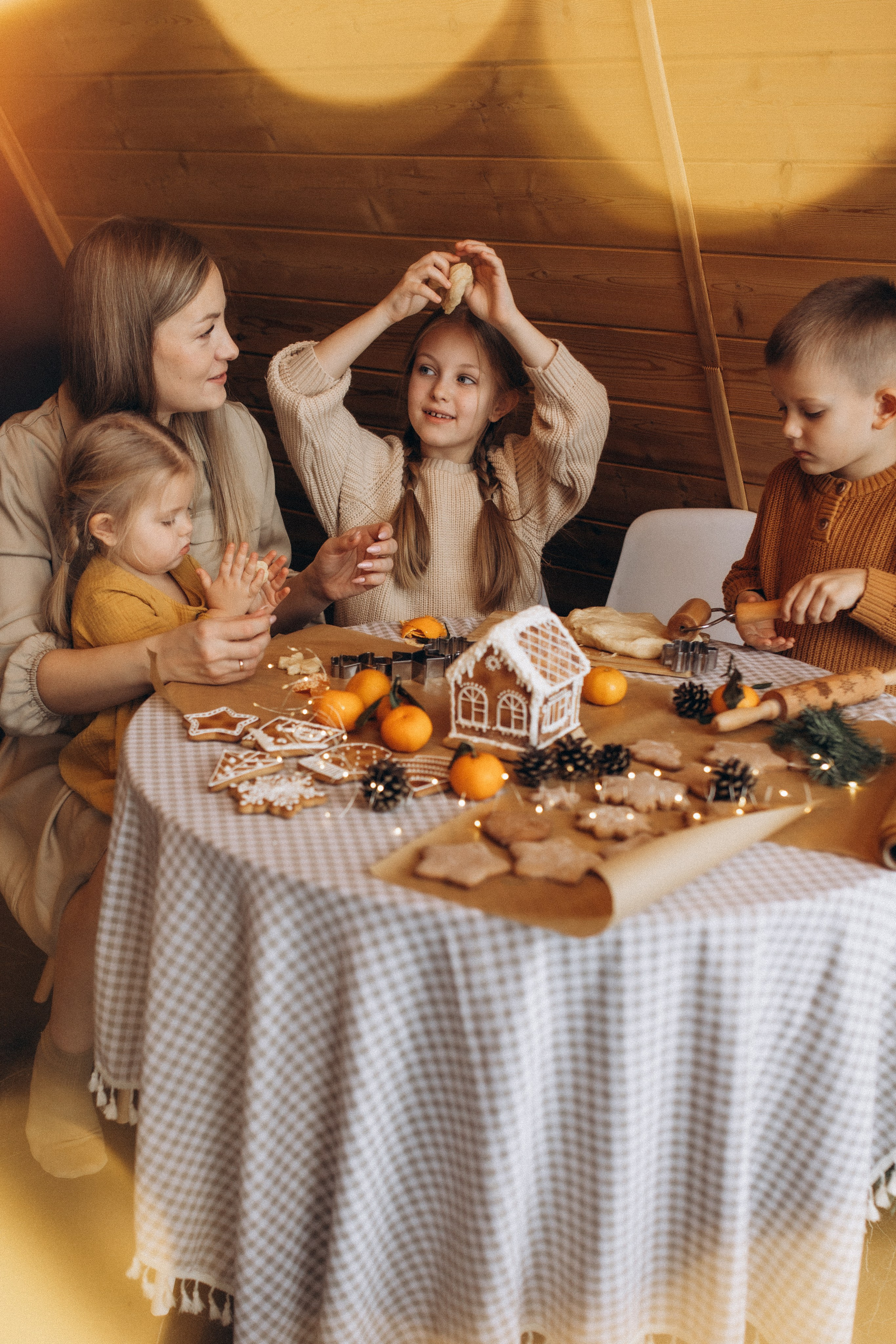 Предновогодняя история в домике. Семейный фотограф lifestyle в Новосибирске Елена Шпилевая