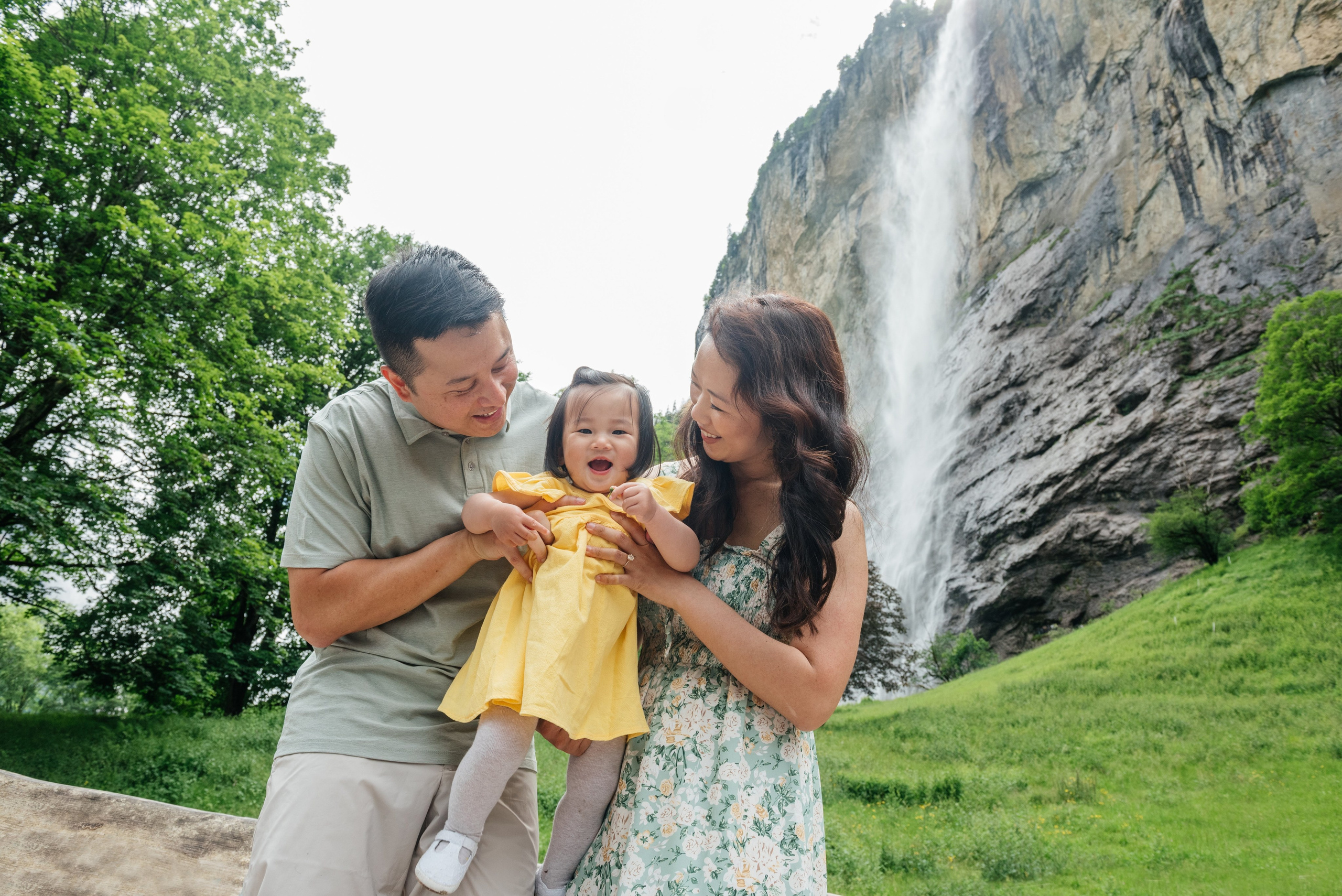 Bernice, Bryant and Kira (Lauterbrunnen, Switzerland). Photographer in Switzerland and Europe Anna Alekseenko