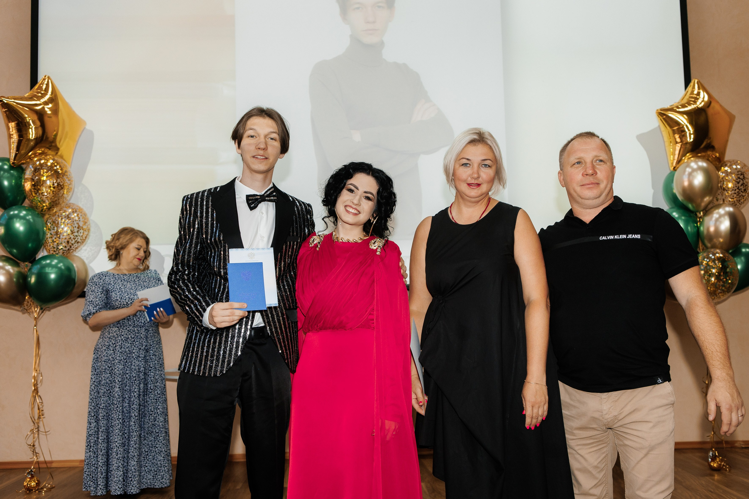 Выпускной Гимназия 12 2024 г. Свадебный и портретный Фотограф в Липецке Дмитрий Котюков