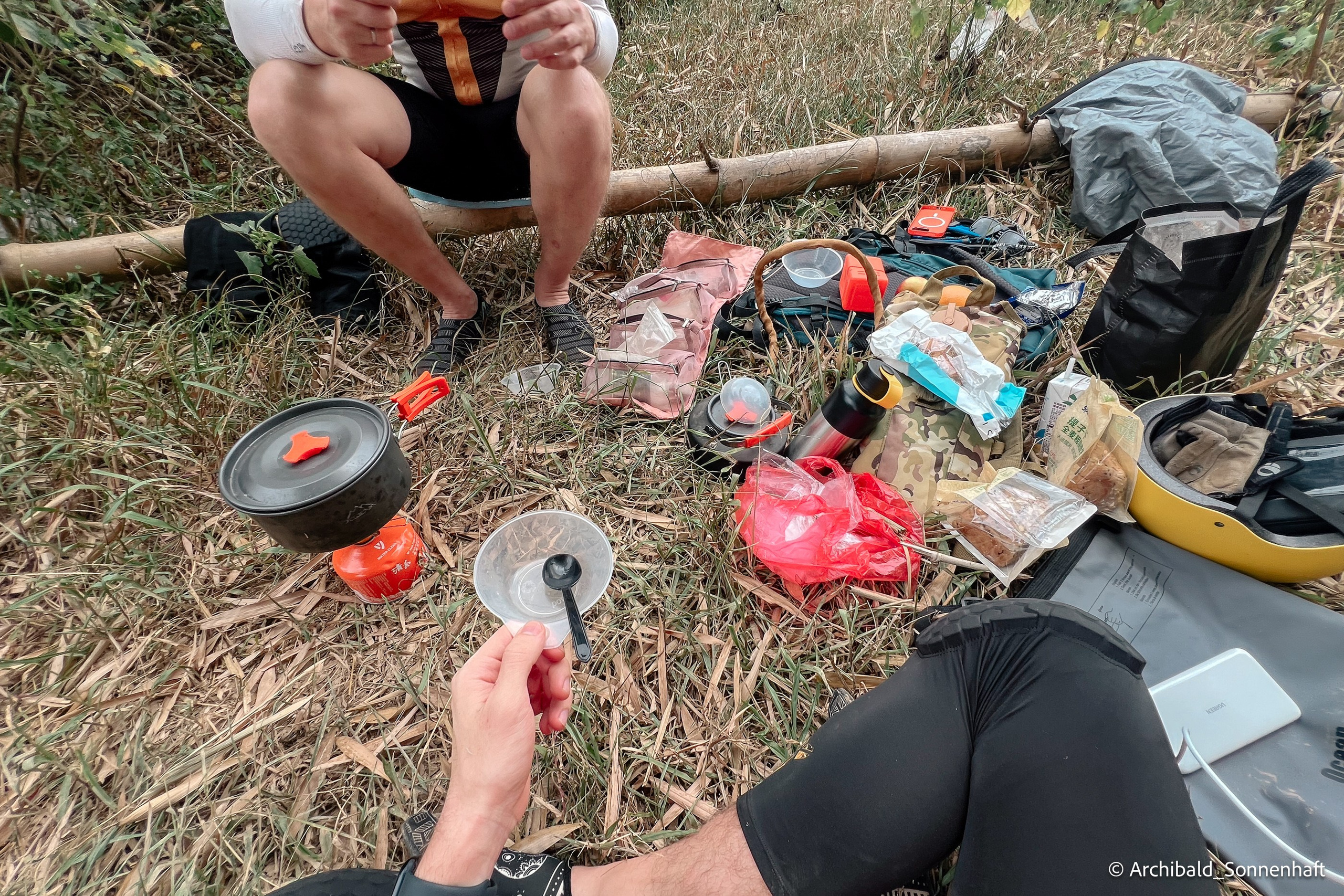 Weekend kayaking trip. Photographer in Guangzhou, China. Archibald Sonnenhaft