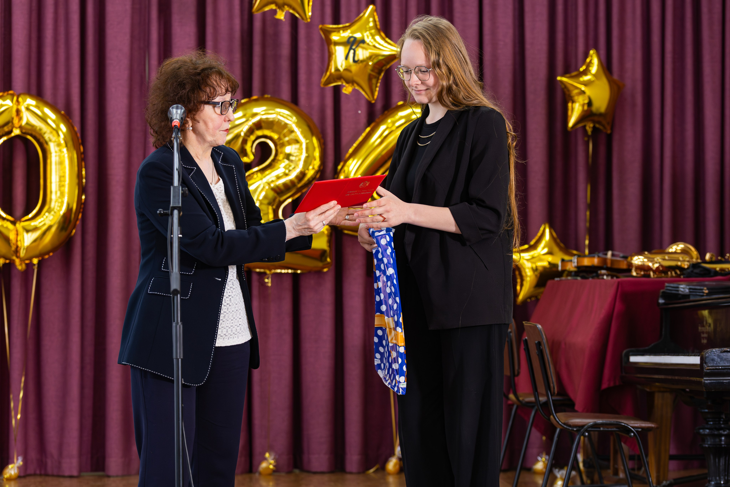 Выпускной музыкальная школа № 8. Фотограф Александр Поздняков  Новосибирск