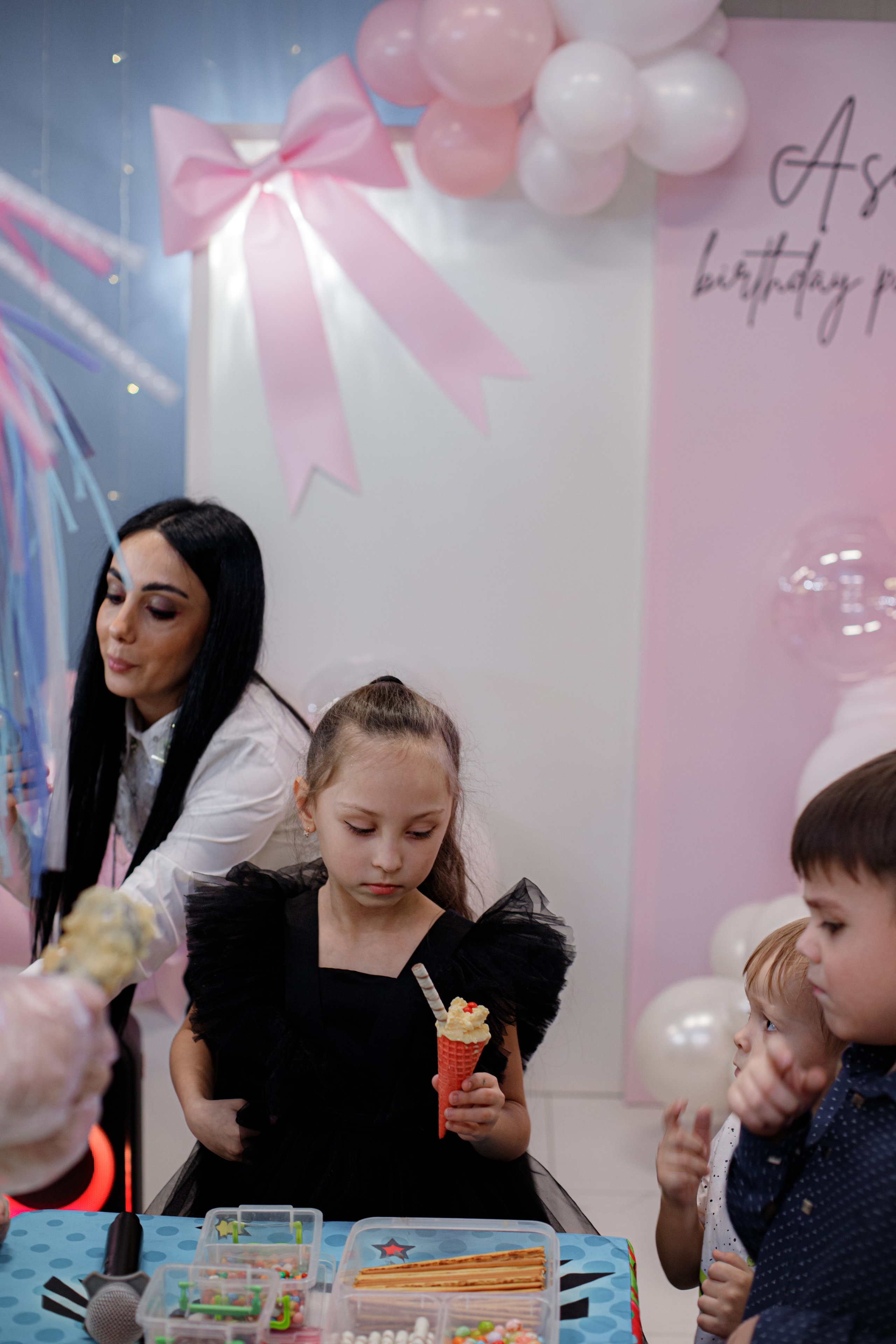 ASIA'S BIRTHDAY PARTY. Photokarish