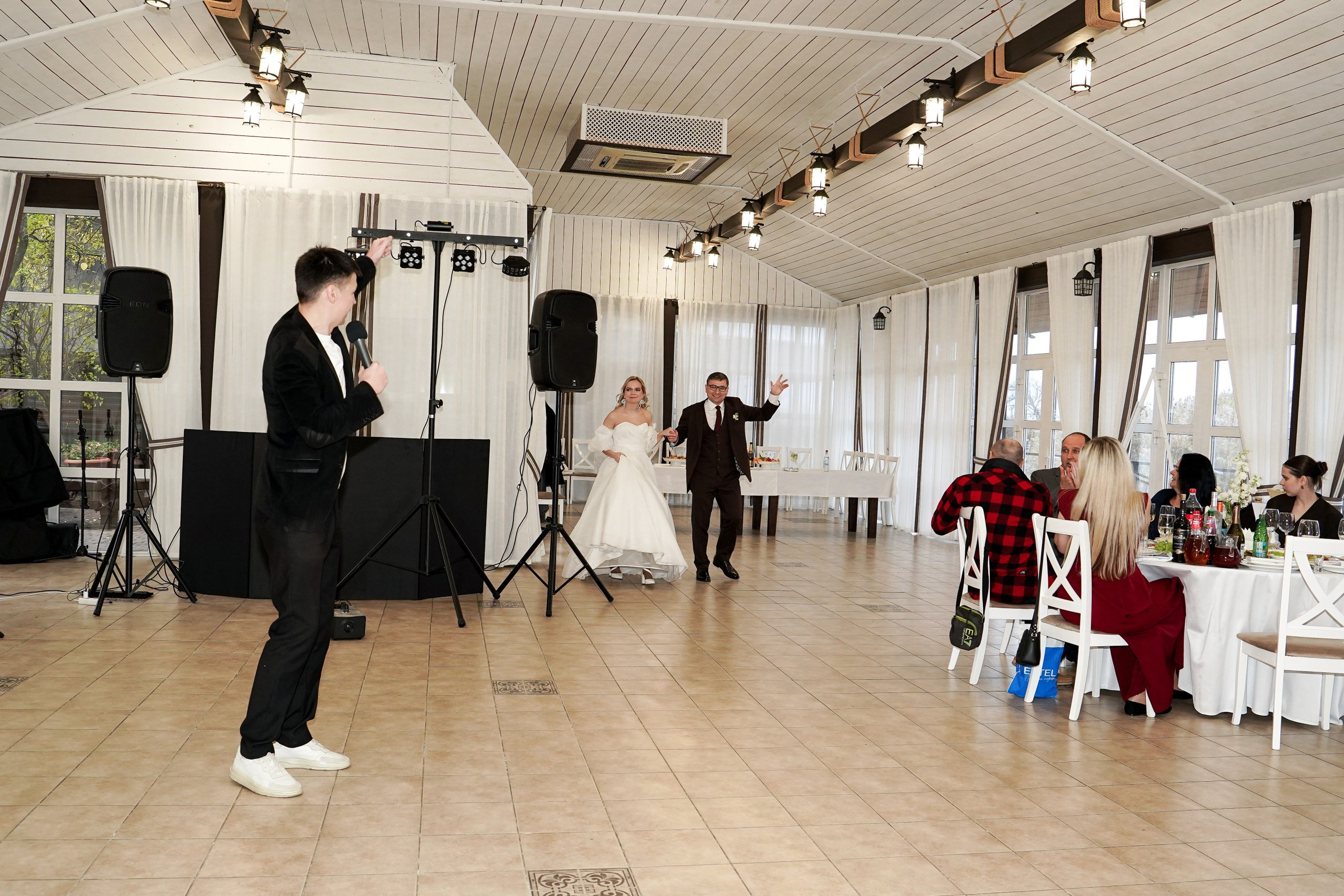 Свадебная фотосессия «4 часа». Отель Резиденция в Ростове-на-Дону. Кадры молодоженов на природе. Фотосессия банкета 1 час. Свадебный фотограф в Ростове-на-Дону. Таинство Крещения и Венчания, семейные фотосессии. Алёна Чёботова