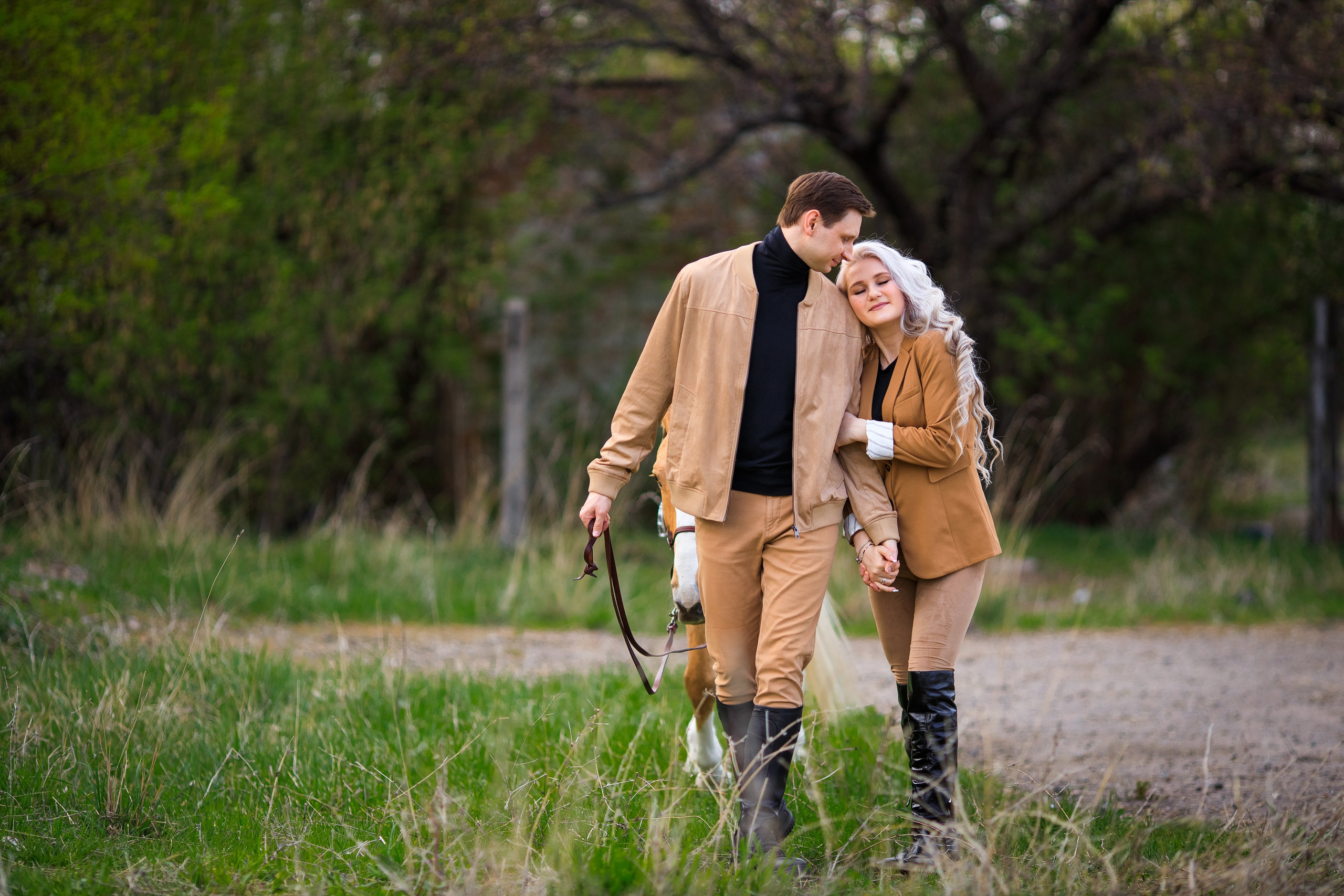 LoveStory с лошадью в Алматы. Свадебный и семейный фотограф в Алматы Алексей Балышев