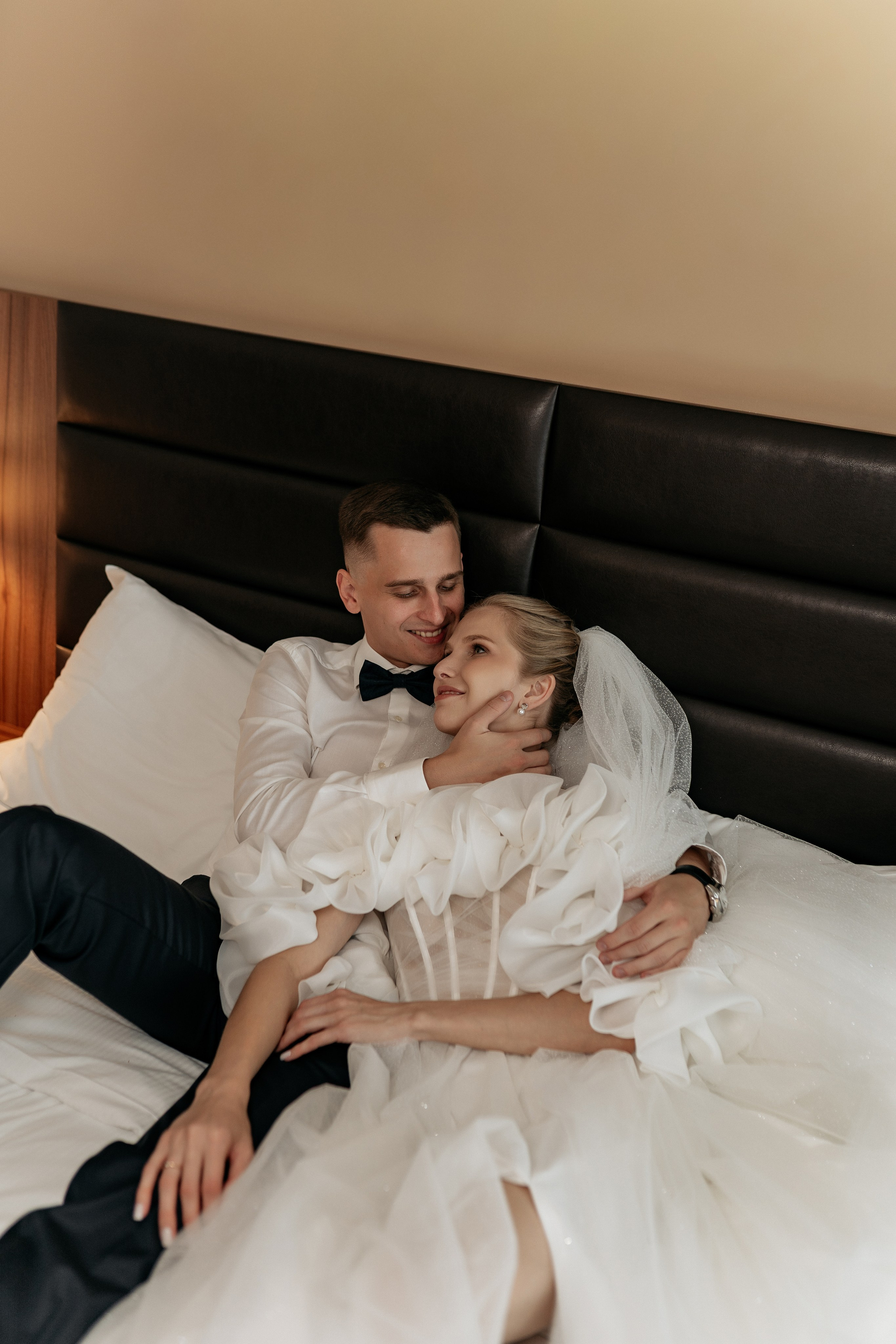 Фотограф из Новороссийска - страсть и любовь молодожёнов. 