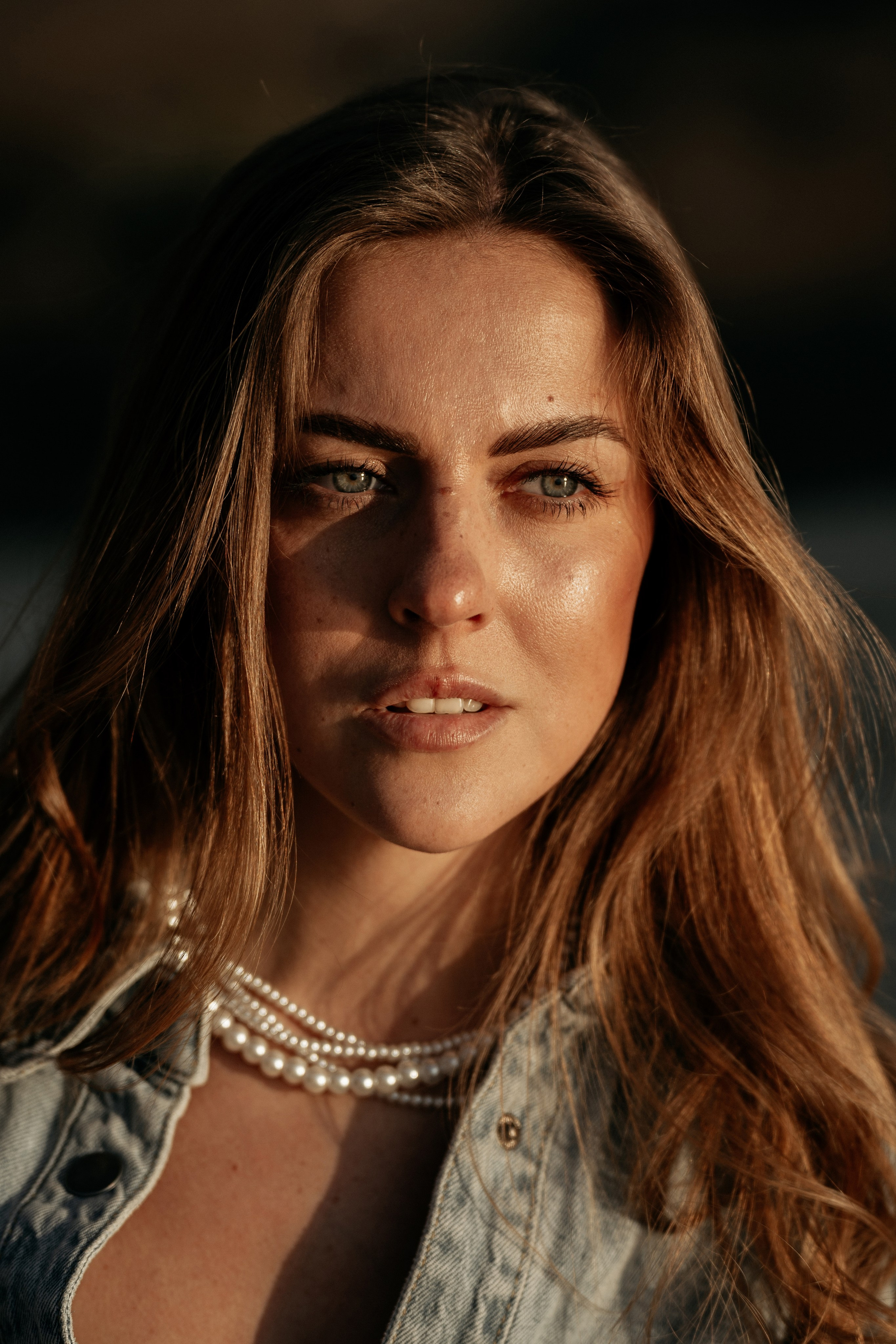 Девушка в живописной локации - скалы "Ласточкины гнезда" Анапа