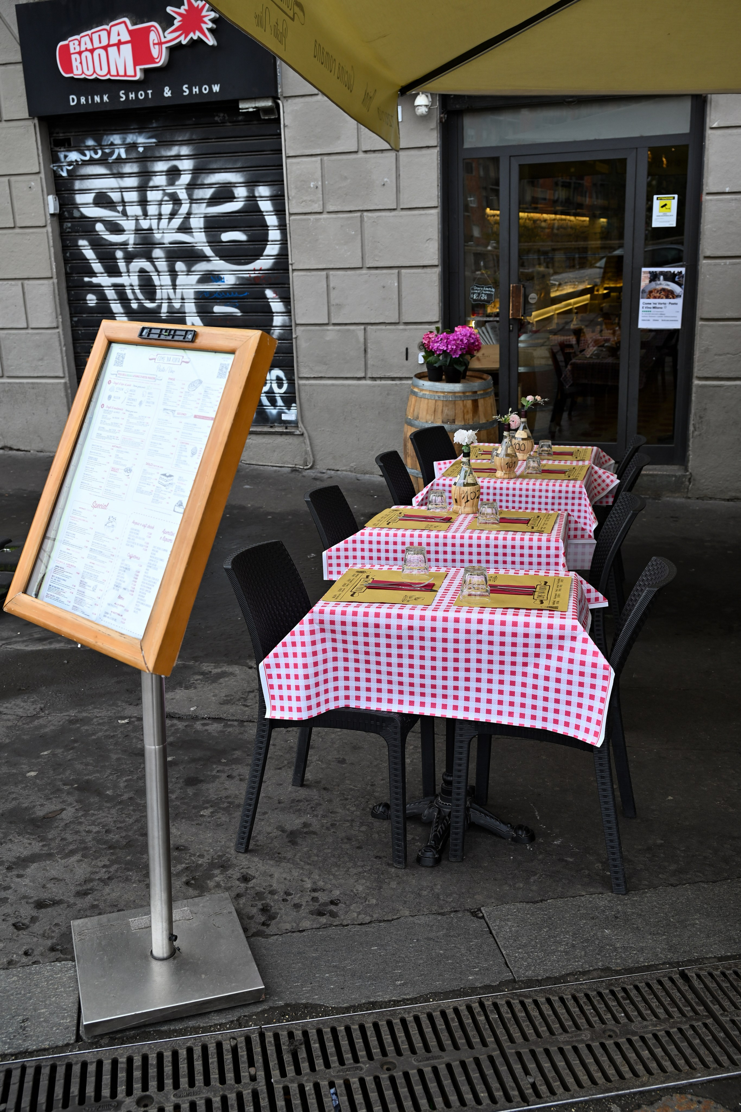 Milano: Navigli, City, Trams. Фотограф Минск