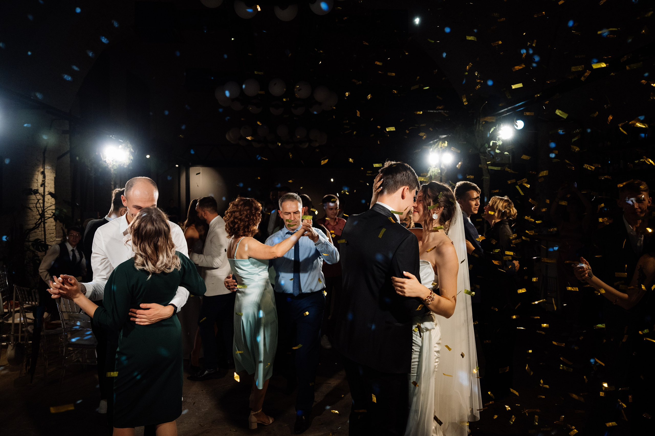 Оранжевая свадьба в гребешках. Свадебный фотограф организатор в Санкт-Петербурге Ассоль Опарина