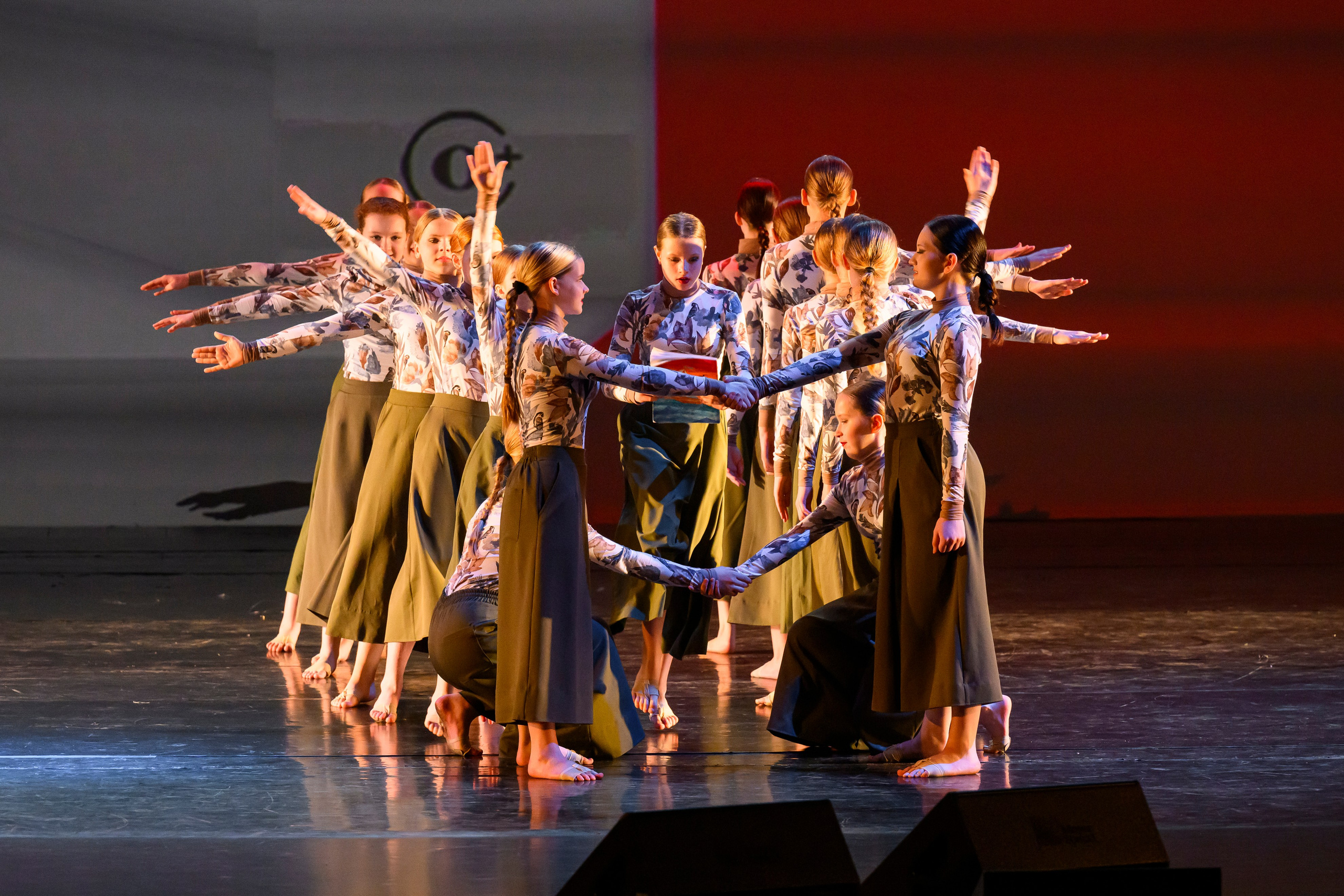 23 апреля, часть 1, БКЗ Октябрьский, г. Санкт-Петербург. Золотое яблочко