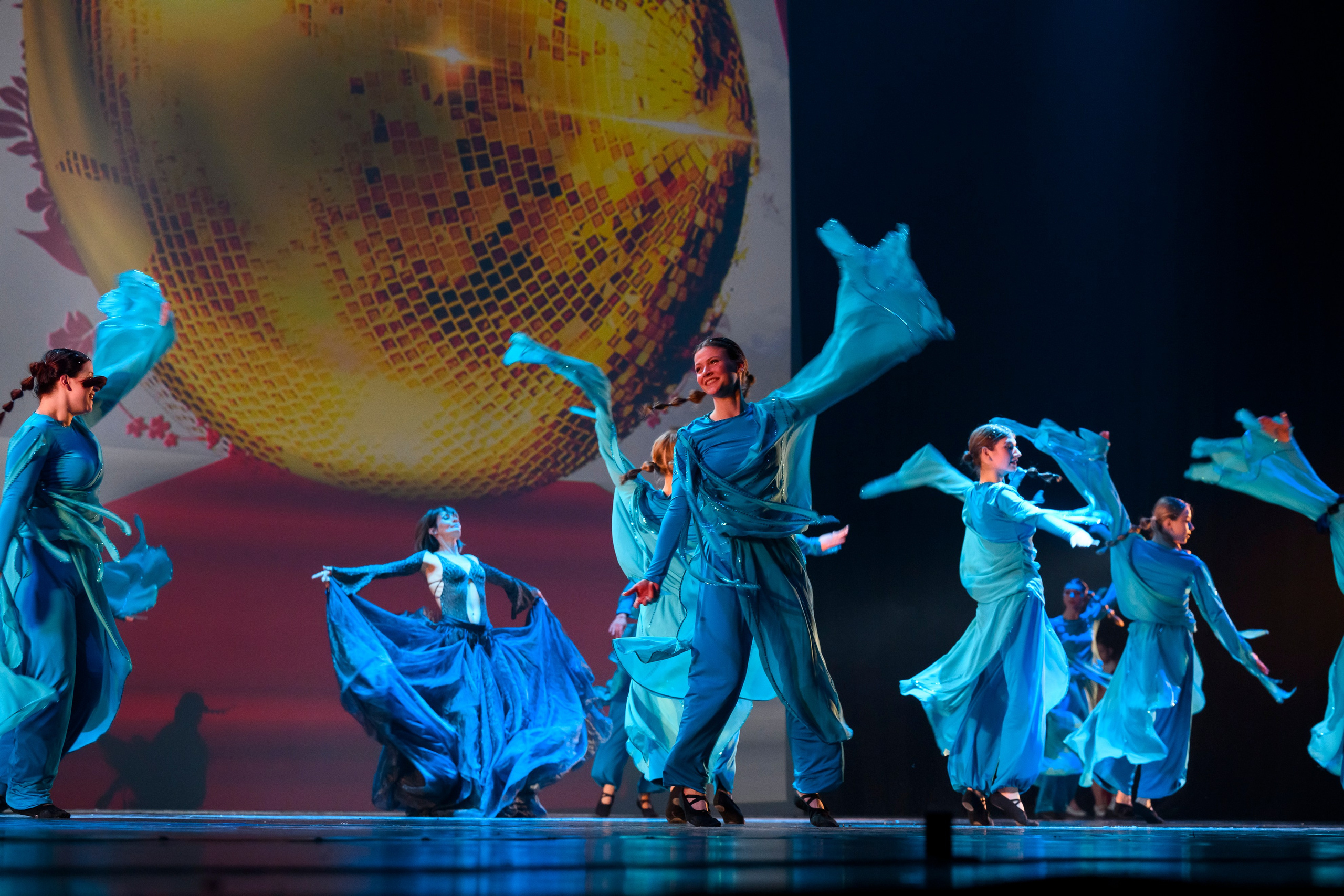 23 апреля, часть 2, БКЗ Октябрьский, г. Санкт-Петербург. Золотое яблочко