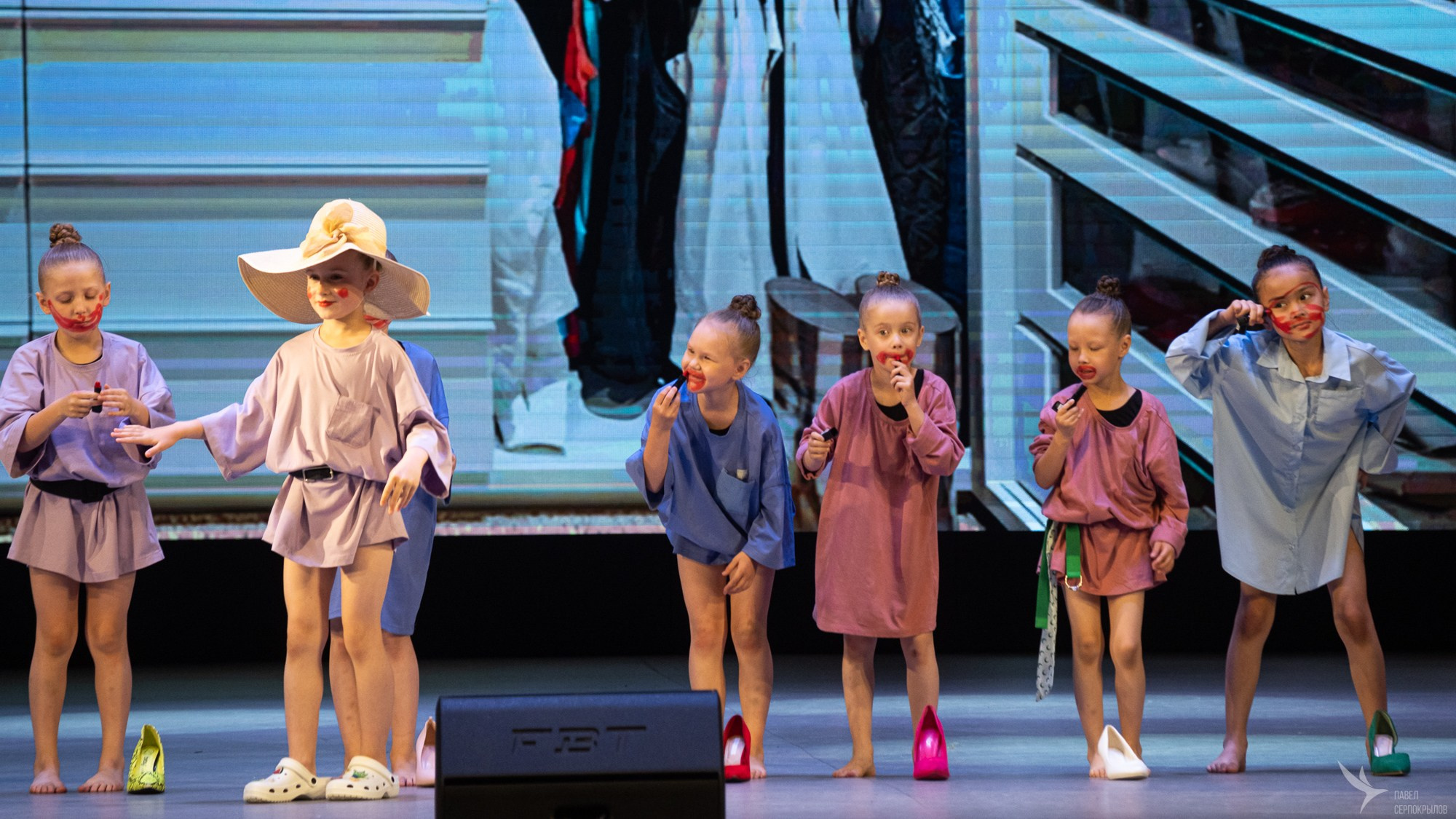 Сольный концерт хореографического ансамбля Аллегро «Сквозь тернии к звездам». Репортажный фотограф в Казани Павел Серпокрылов