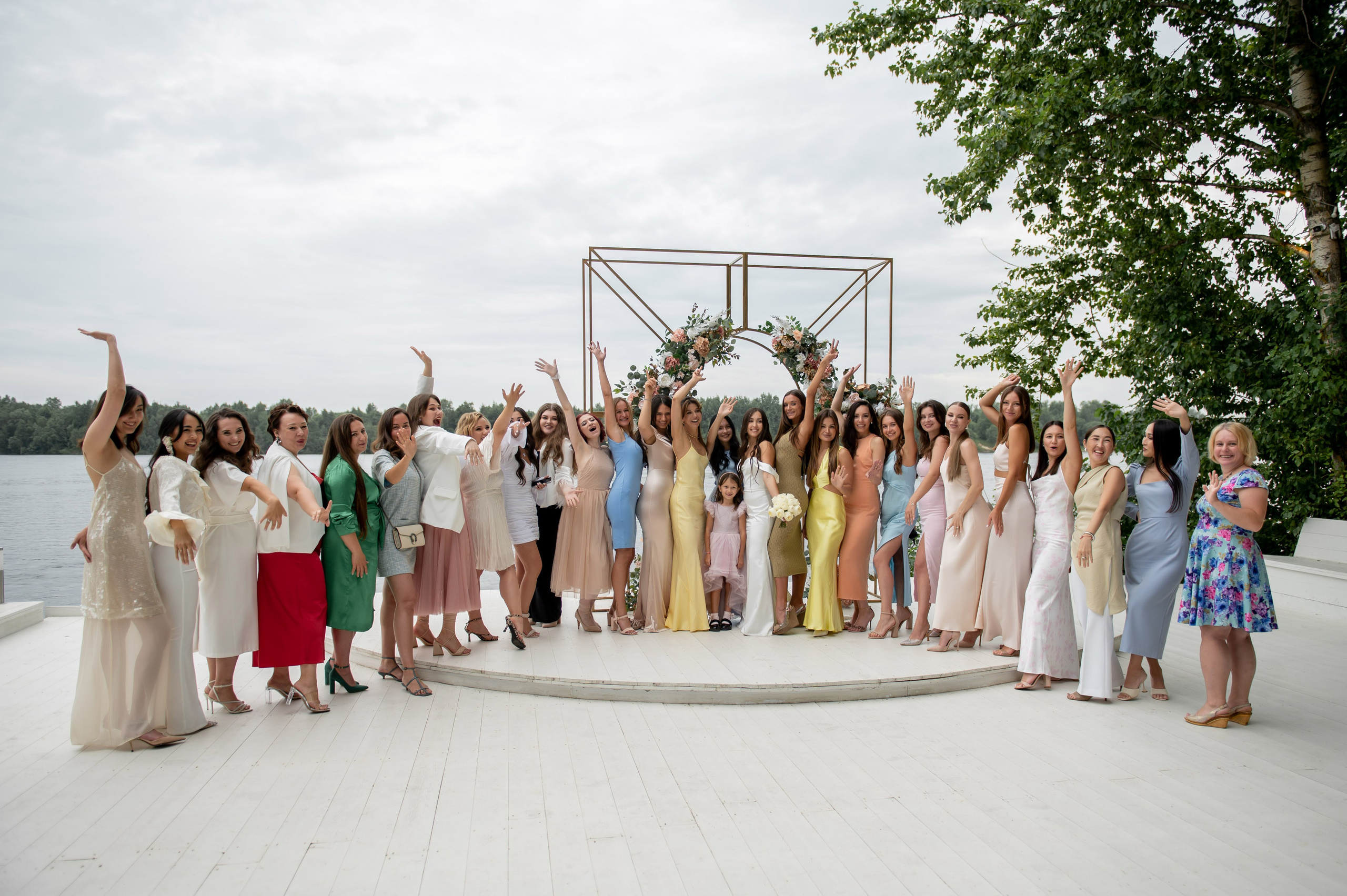 Классическая свадебная фотосессия Аины и Антона по самым красивым местам для свадебной прогулки в Санкт-Петербурге. Портретный, семейный и свадебный фотограф в Санкт-Петербурге и в Пушкине Ширяев Денис