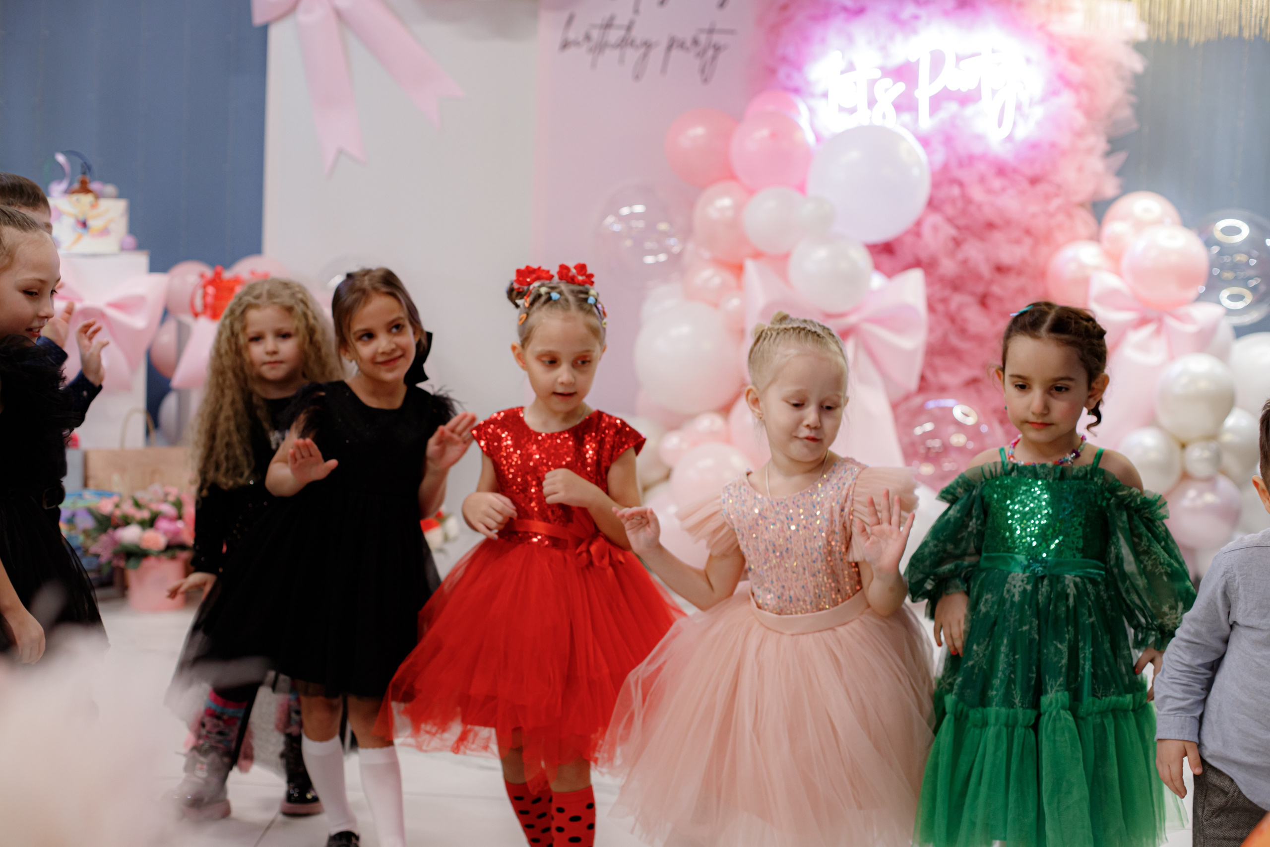 ASIA'S BIRTHDAY PARTY. Photokarish