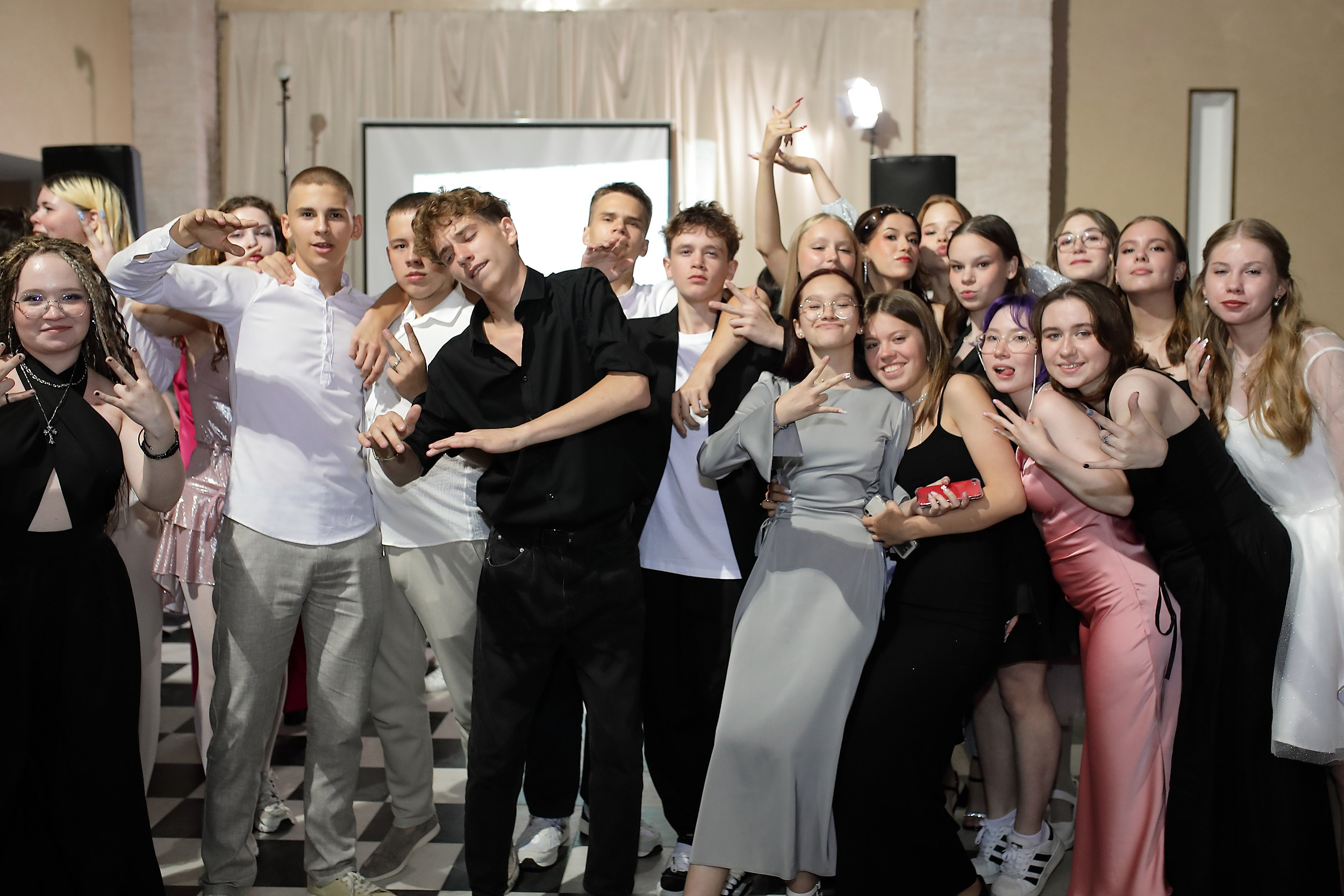 Фотосъёмка выпускного Екатеринбург. Свадебный и семейный фотограф и видеограф в Екатеринбурге Полянские Тимур и Анастасия