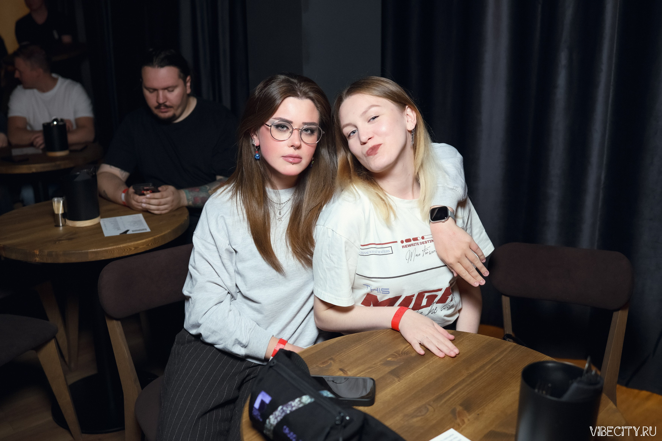Стендап клуб Локация. VIBECITY.RU Вайб Сити Ру Фоторепортажи Фотоотчеты Калининград