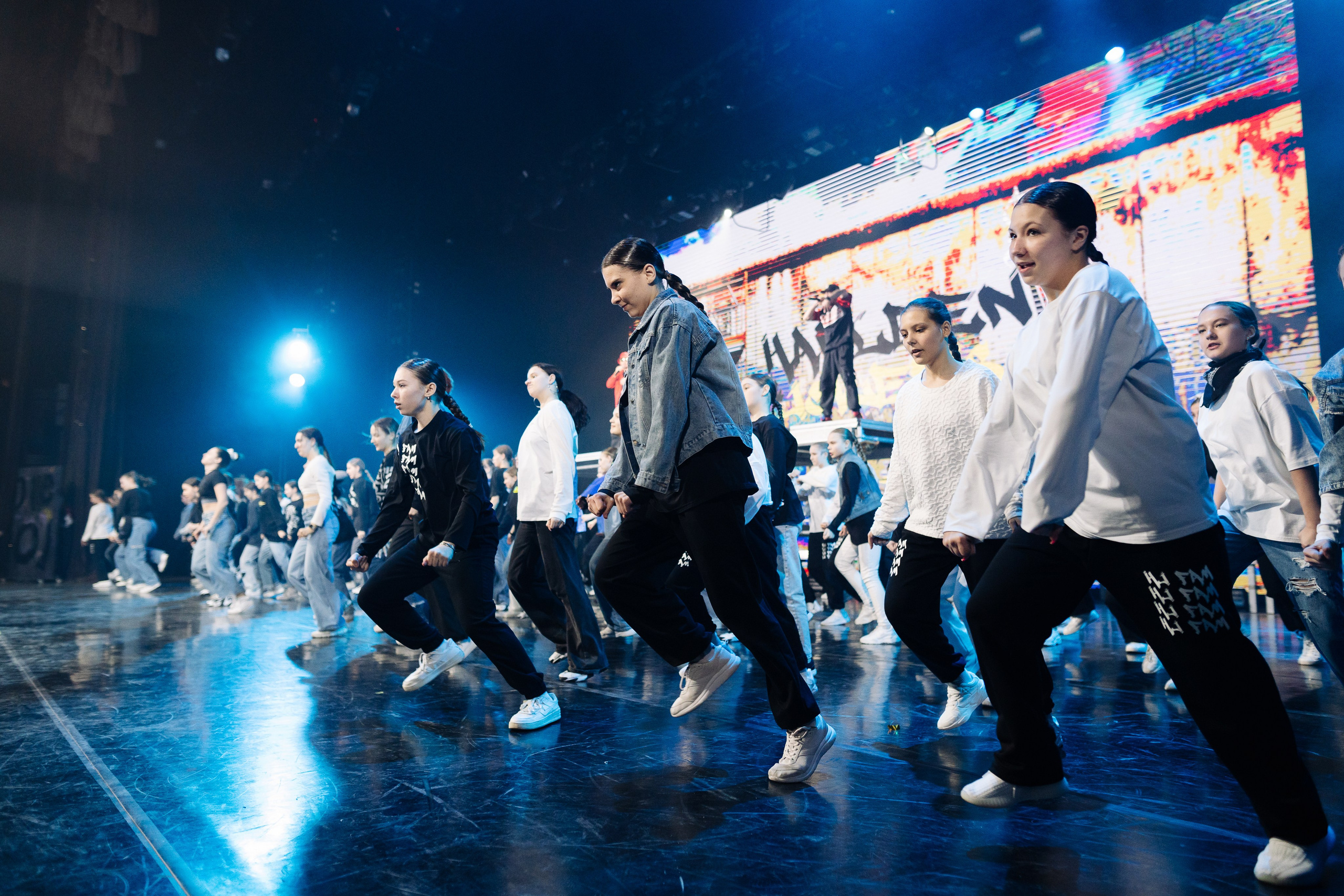 Harleen Joker's dance studio. Репортажный фотограф Красноярск Алекс Чампакхам