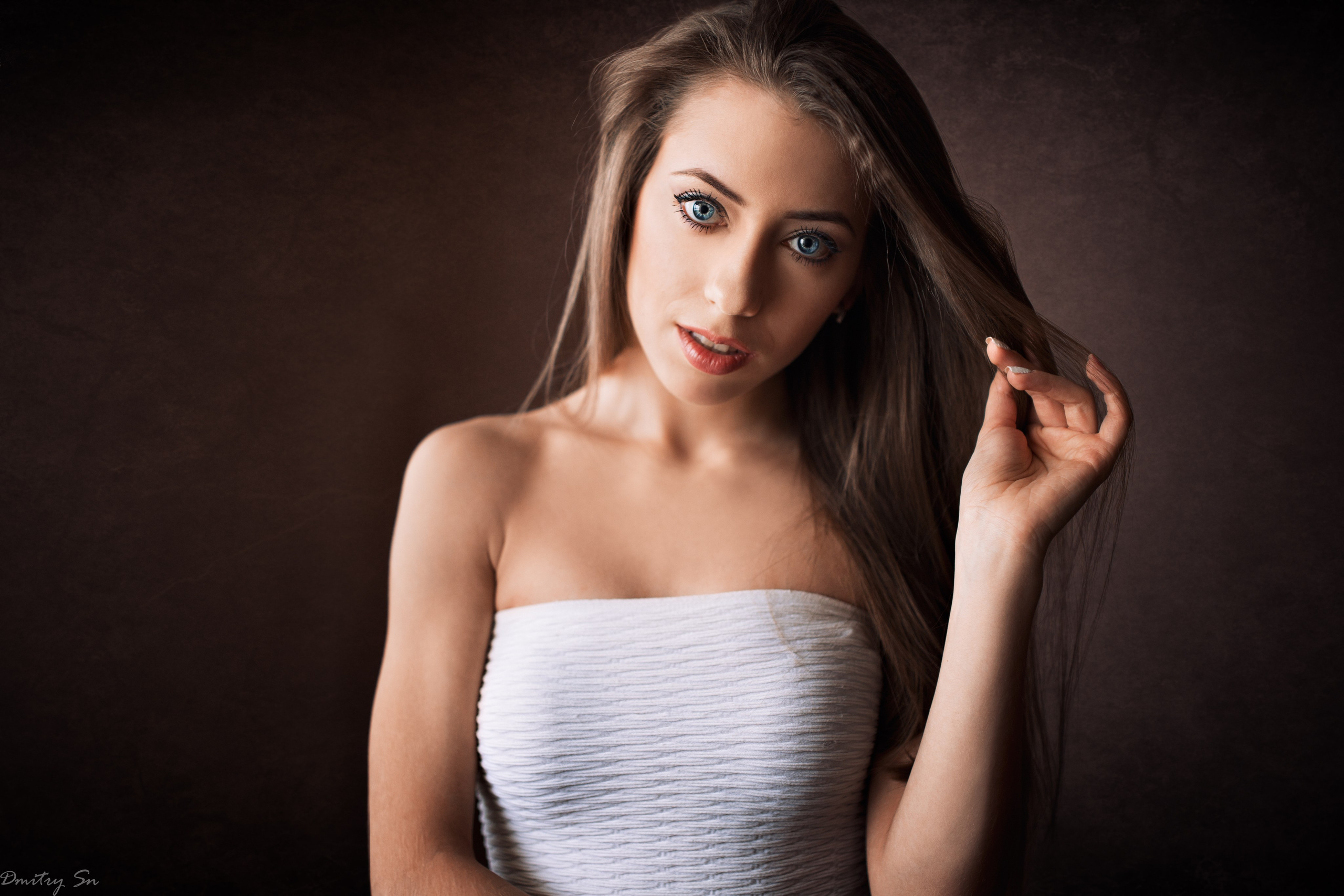 Портреты у окна с Викторией для «себя»