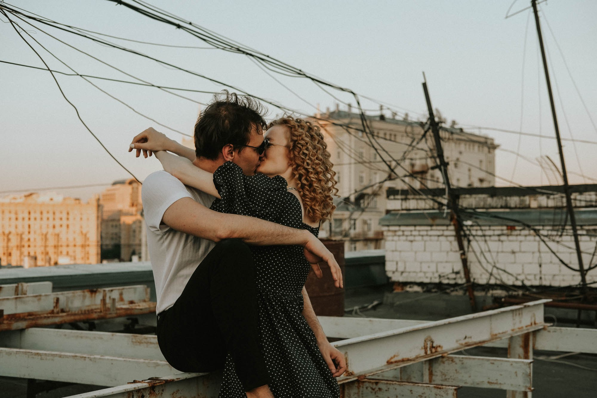 «полезли на крышу?» — «давай!». Свадебный фотограф Александра Тюлякова