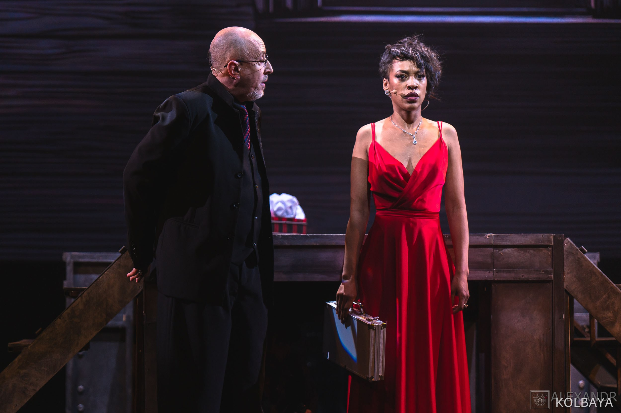 Фотографии со спектакля «Однажды в городе N». Концертный и театральный репортажный фотограф в Москве Александр Колбая