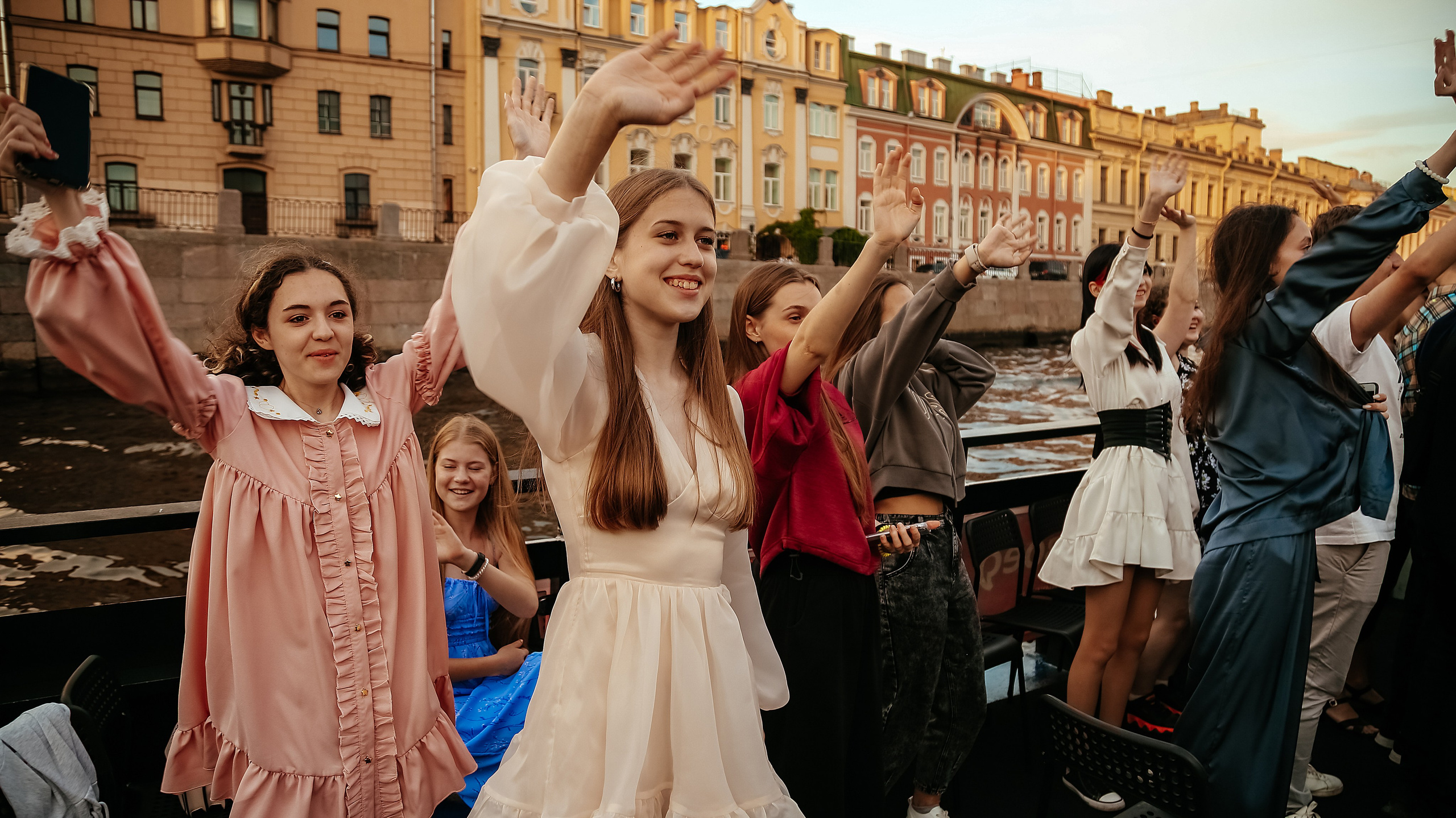 Выпускной на теплоходе, гости из Ульяновска. Семейный фотограф Любовь Саркеева