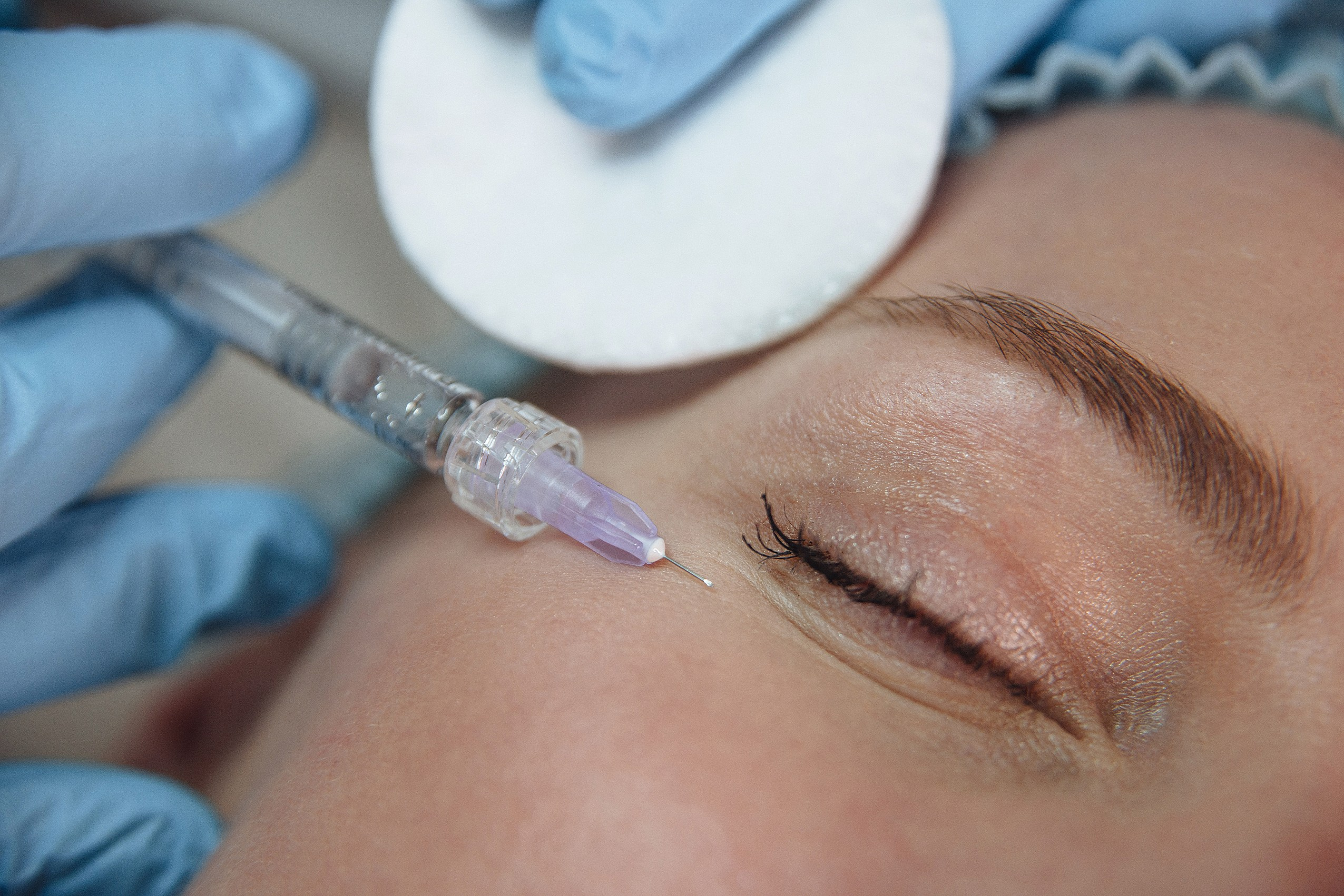 Фото контент для инстаграм косметолога в кабинете. Контент фотограф Дарья Едапина Новосибирск. Фотограф Дарья Едапина Новосибирск