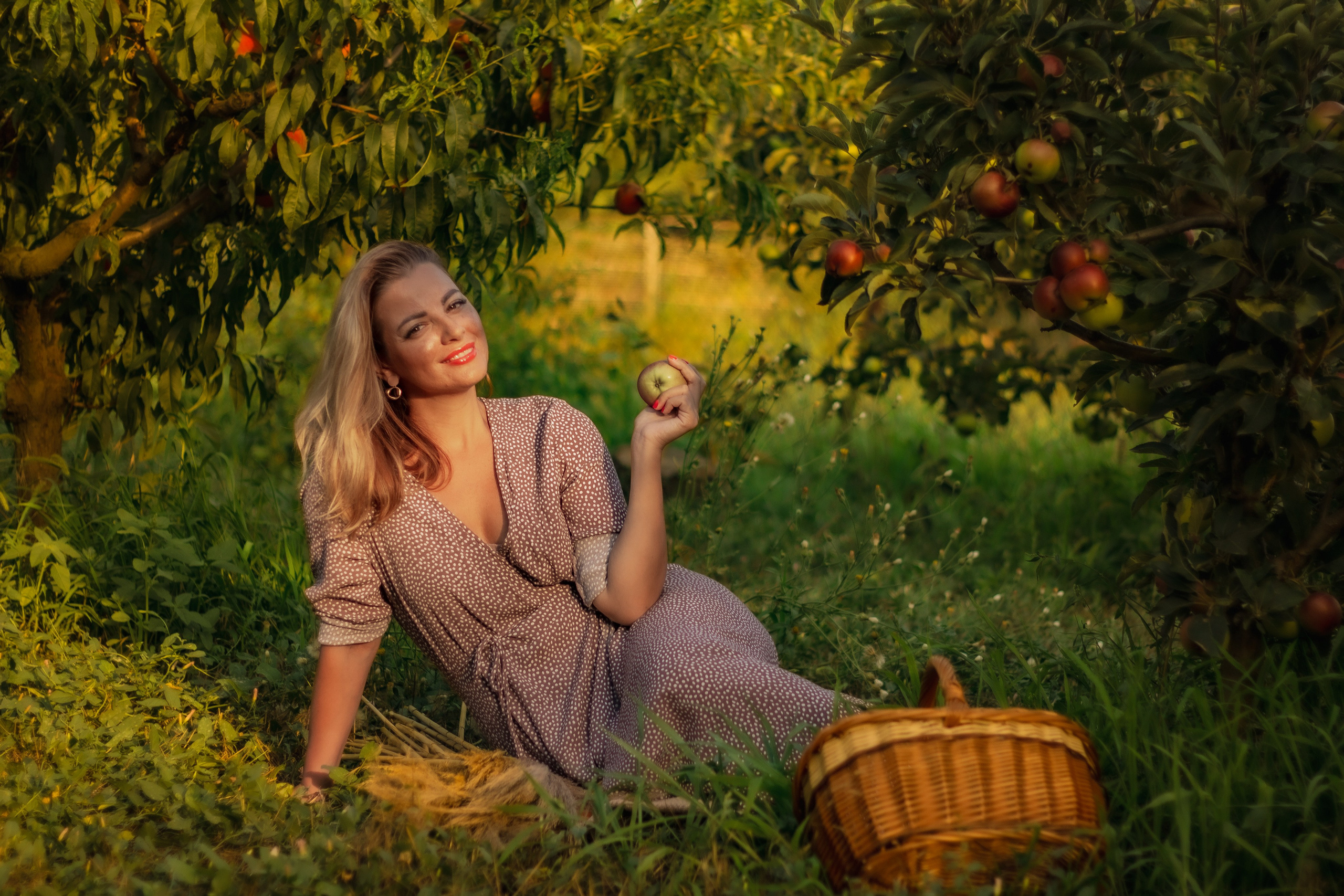 В садах🌳. Женский портрет и немного больше в Санкт-Петербурге
