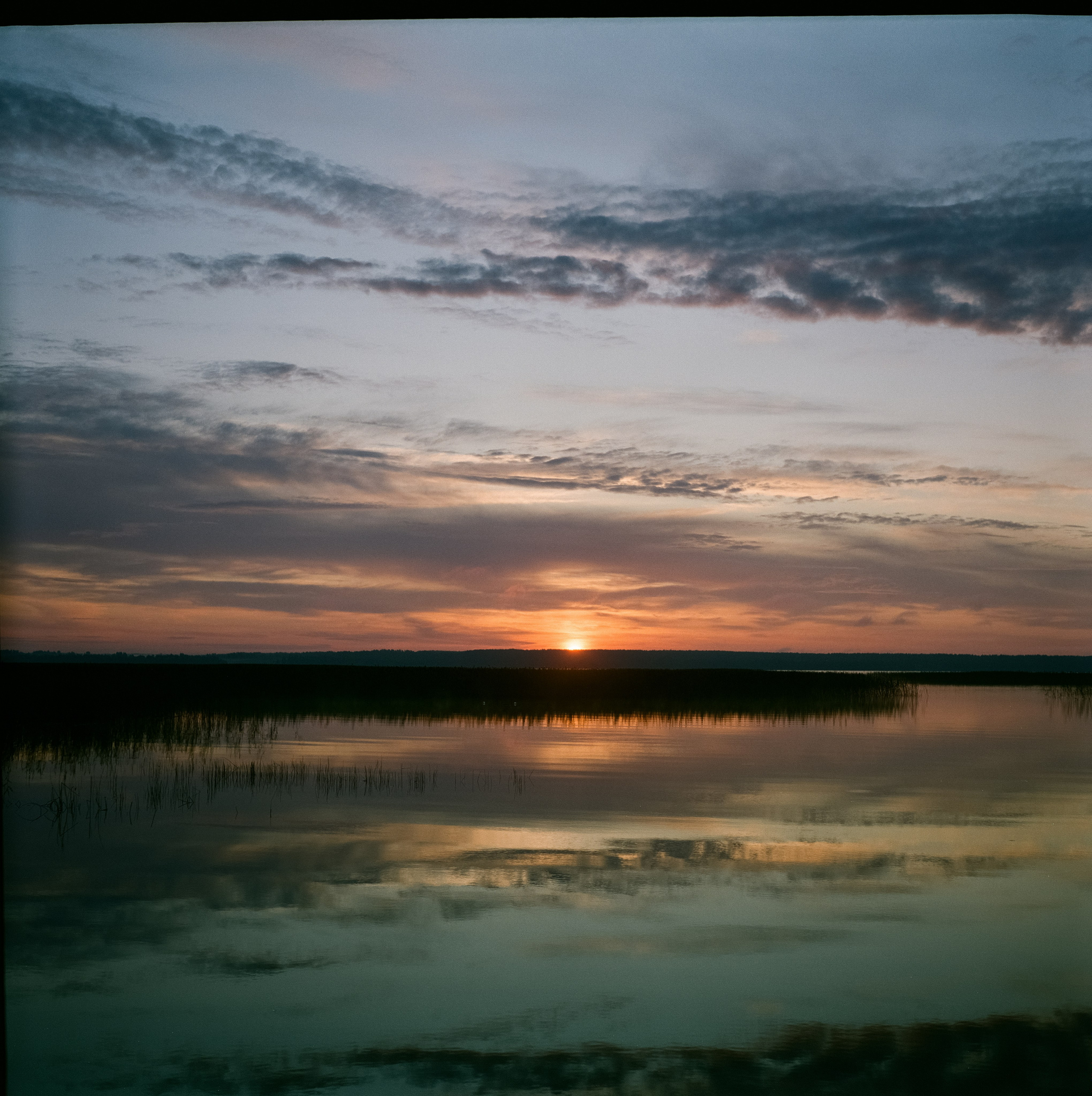 Серия закатов на озере Отрадном / Super Fujica-6 / Fujifilm Reala 100