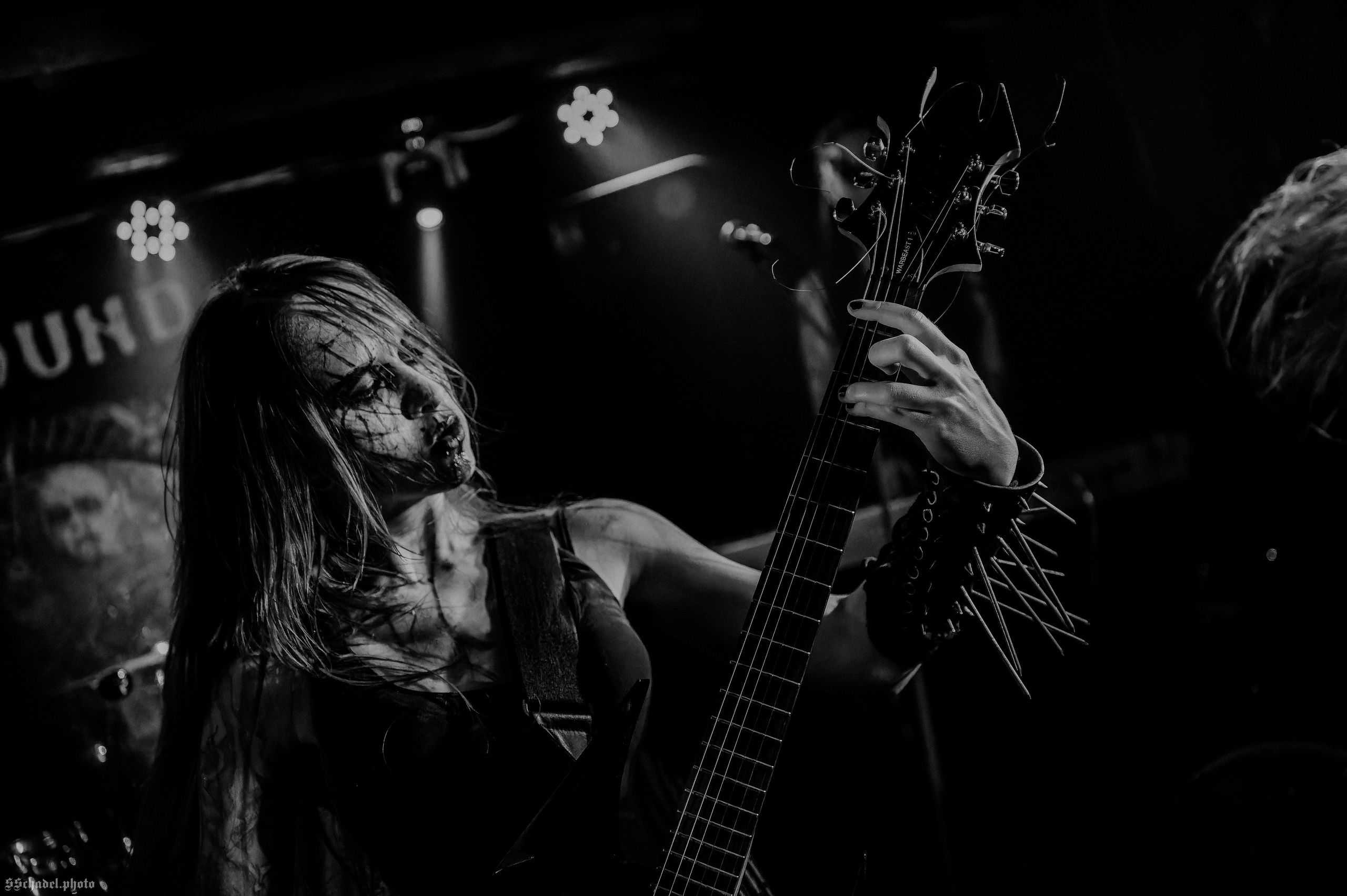 Frostlagte Måne 18.10.25. We will make everything metal!