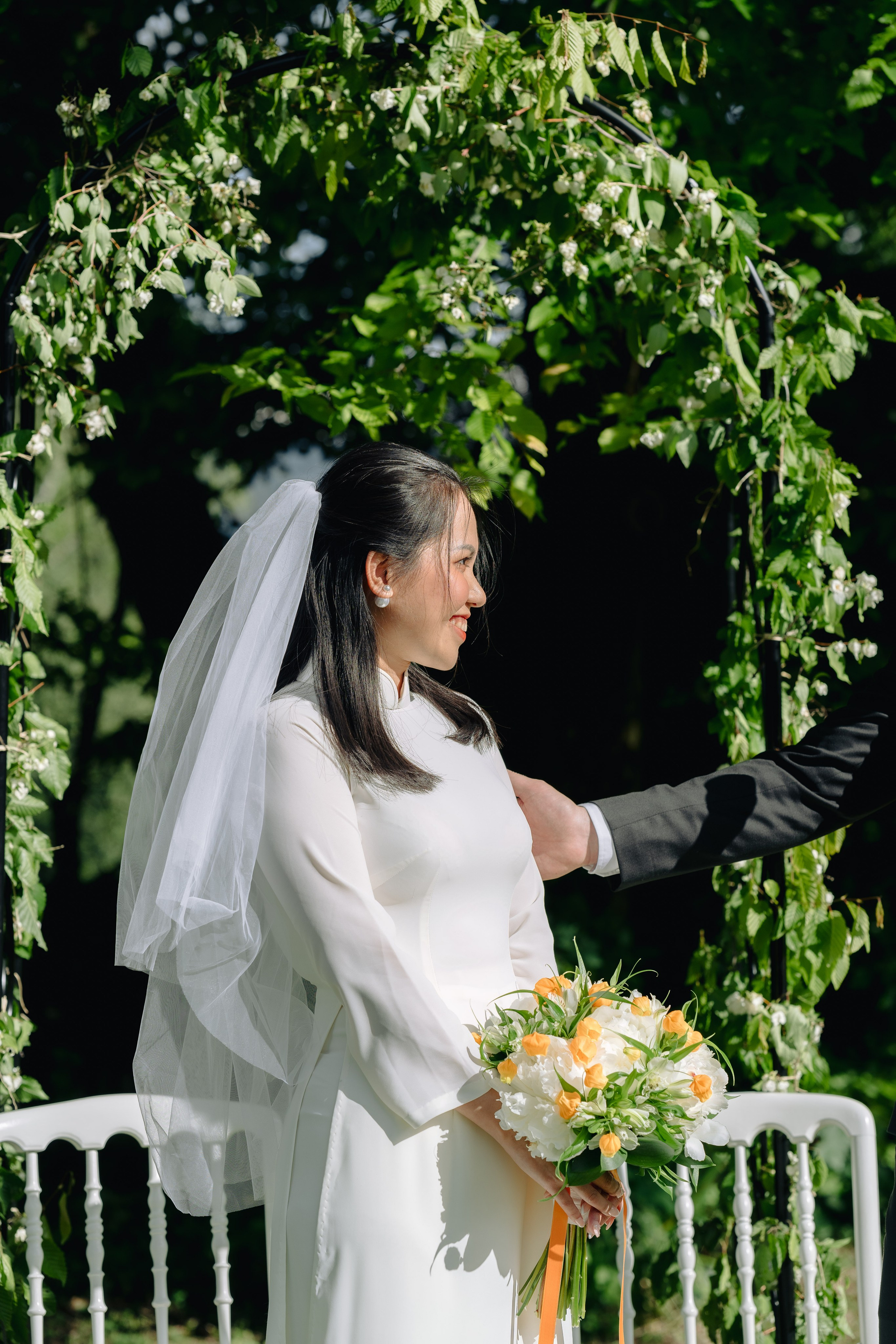 Nhi & Samuel | courtyard. Photographe de Mariage Professionnelle — Genève & Suisse Romande | Tanya Creator