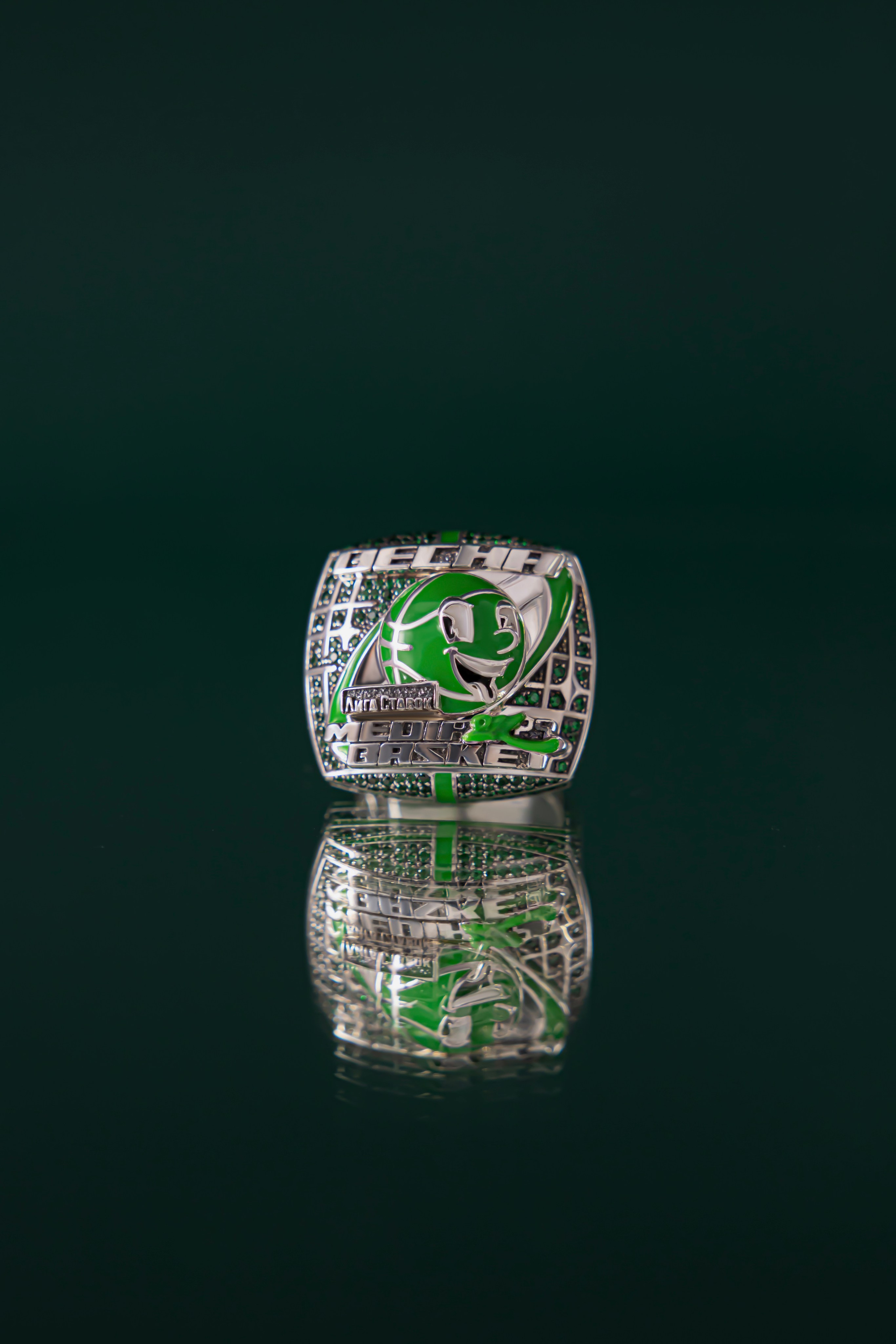 MOZI J х Media Basket. Photographer. Producer. Retoucher