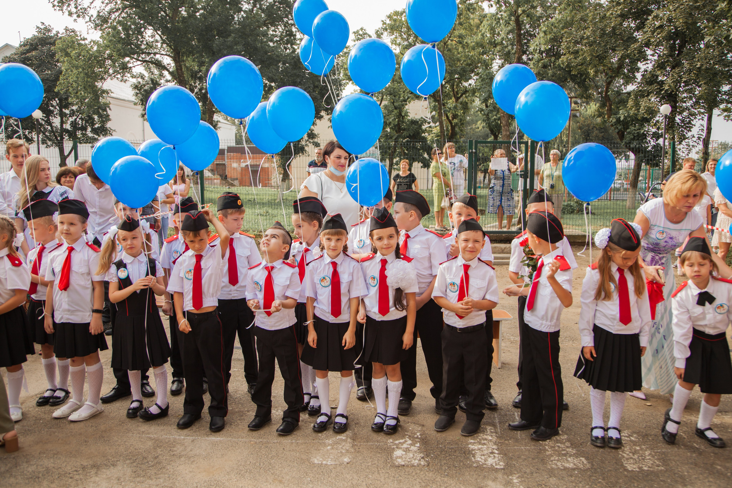Линейка 1 сентября. Свадебный и семейный фотограф в Армавире