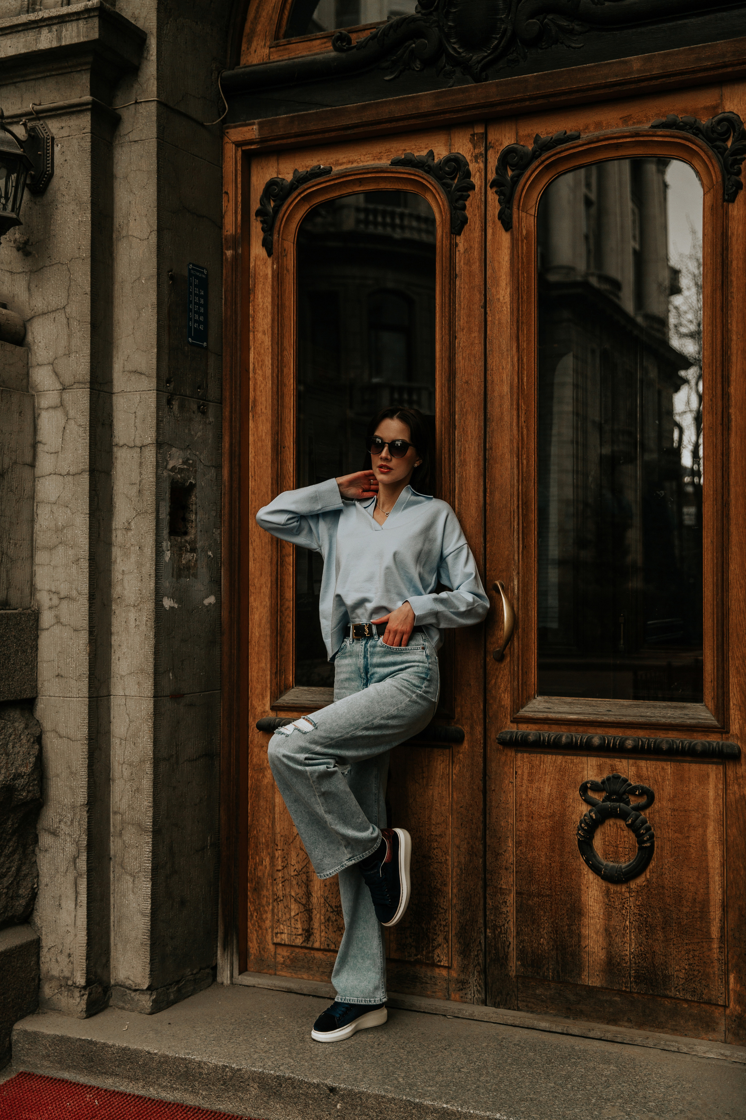 Уютный дворик на Петроградской. Свадебный фотограф в Санкт-Петербурге