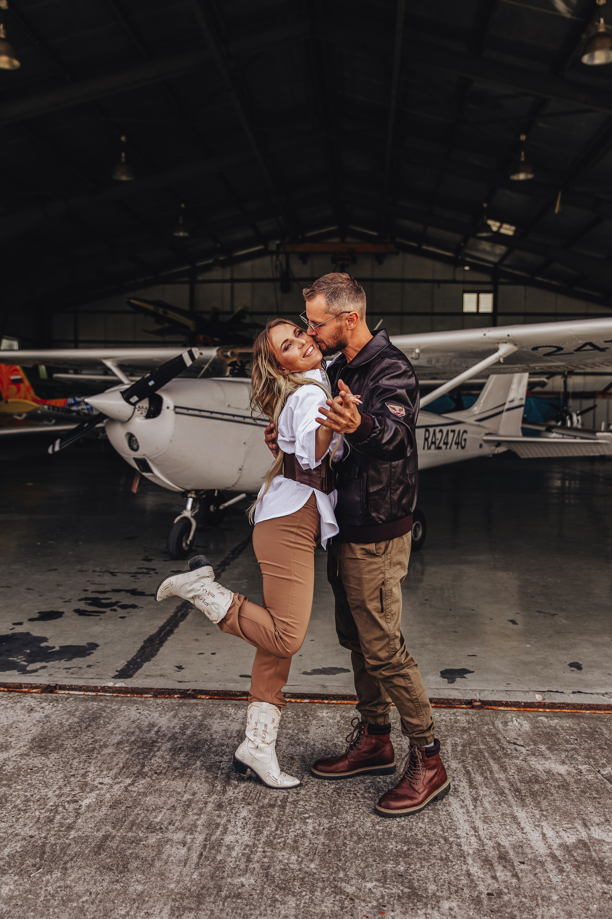 Лав стори с самолётом. Свадебный фотограф в Санкт-Петербурге