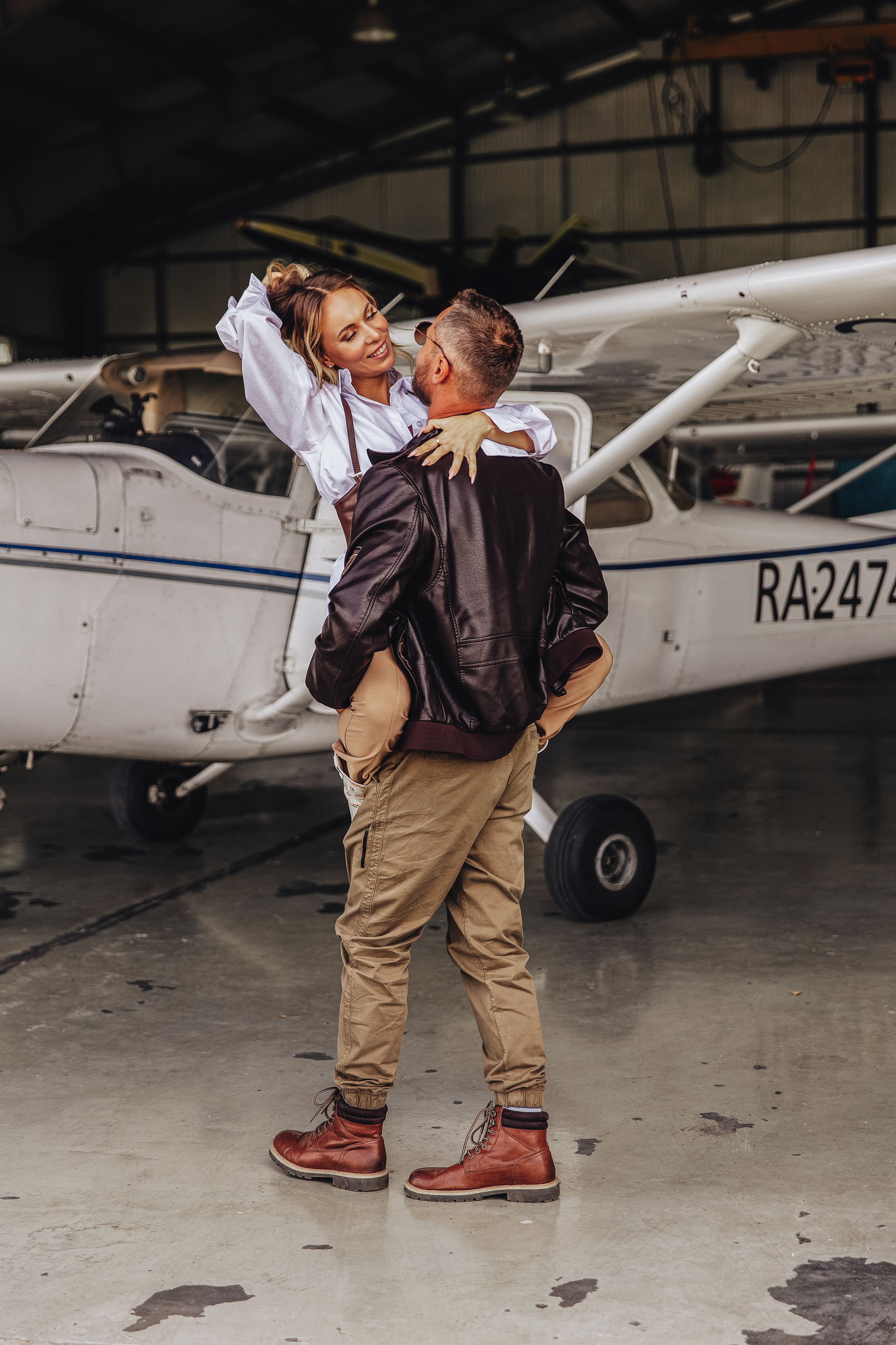Лав стори с самолётом. Свадебный фотограф в Санкт-Петербурге