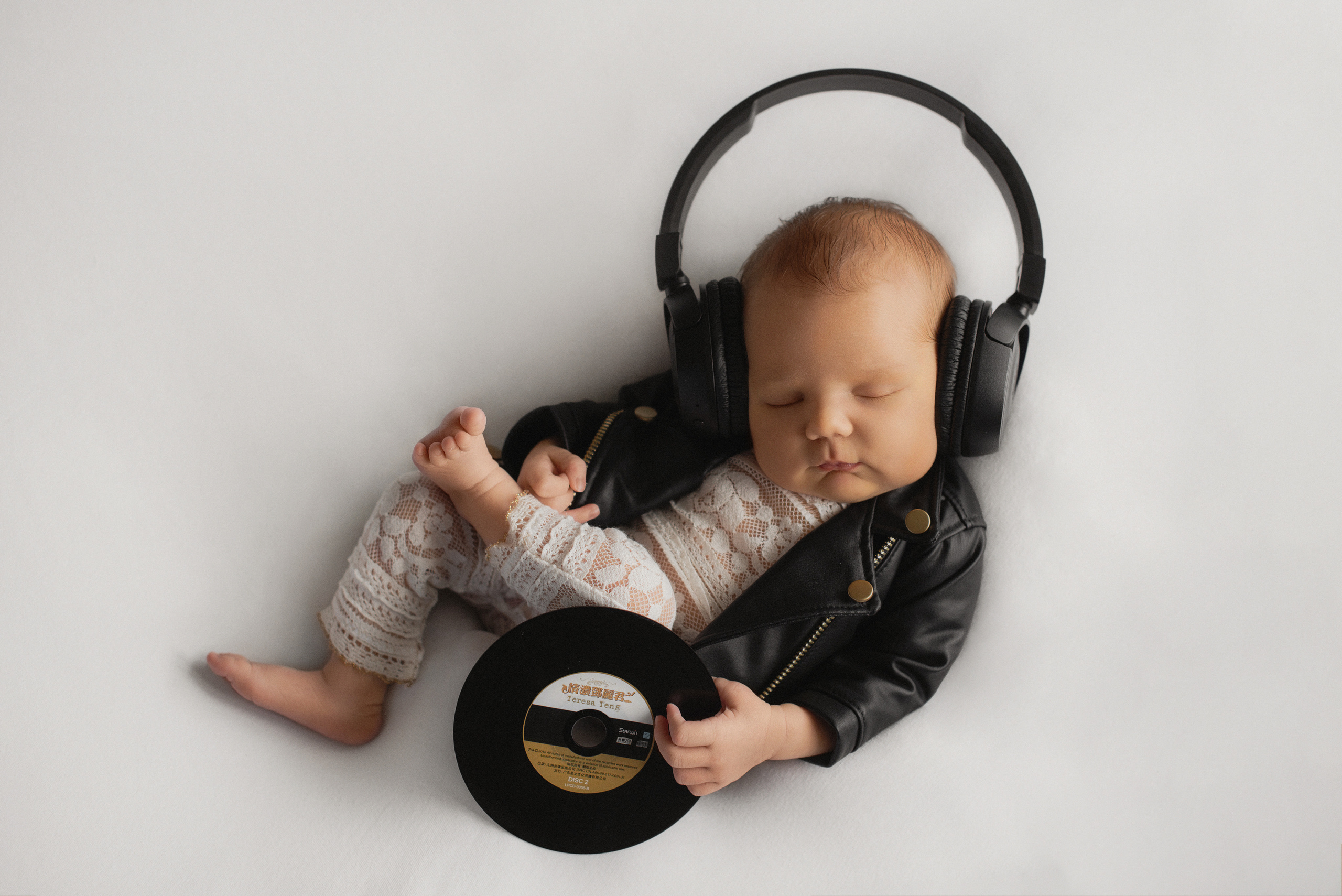 Фотосъемка новорожденного. Фотограф беременности, новорожденных и детей до года в Челябинске Волк