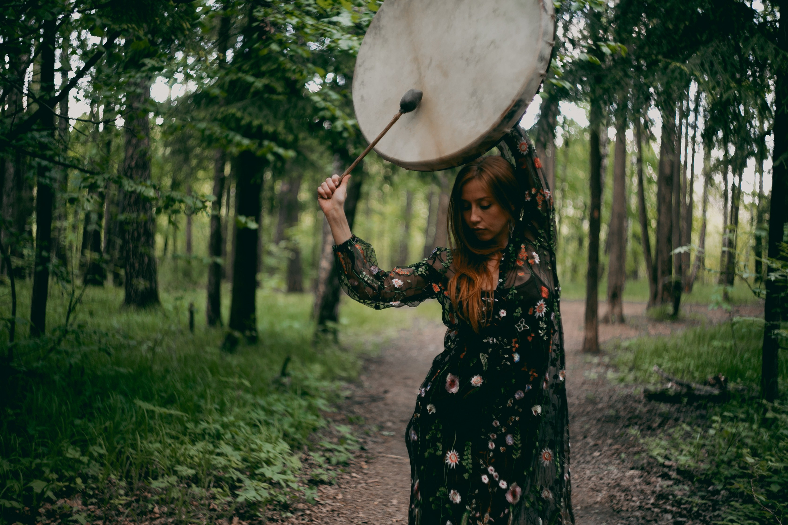 лесная фотосессия, лесная нимфа, кадры с девушкой в лесу, пинтерест лес