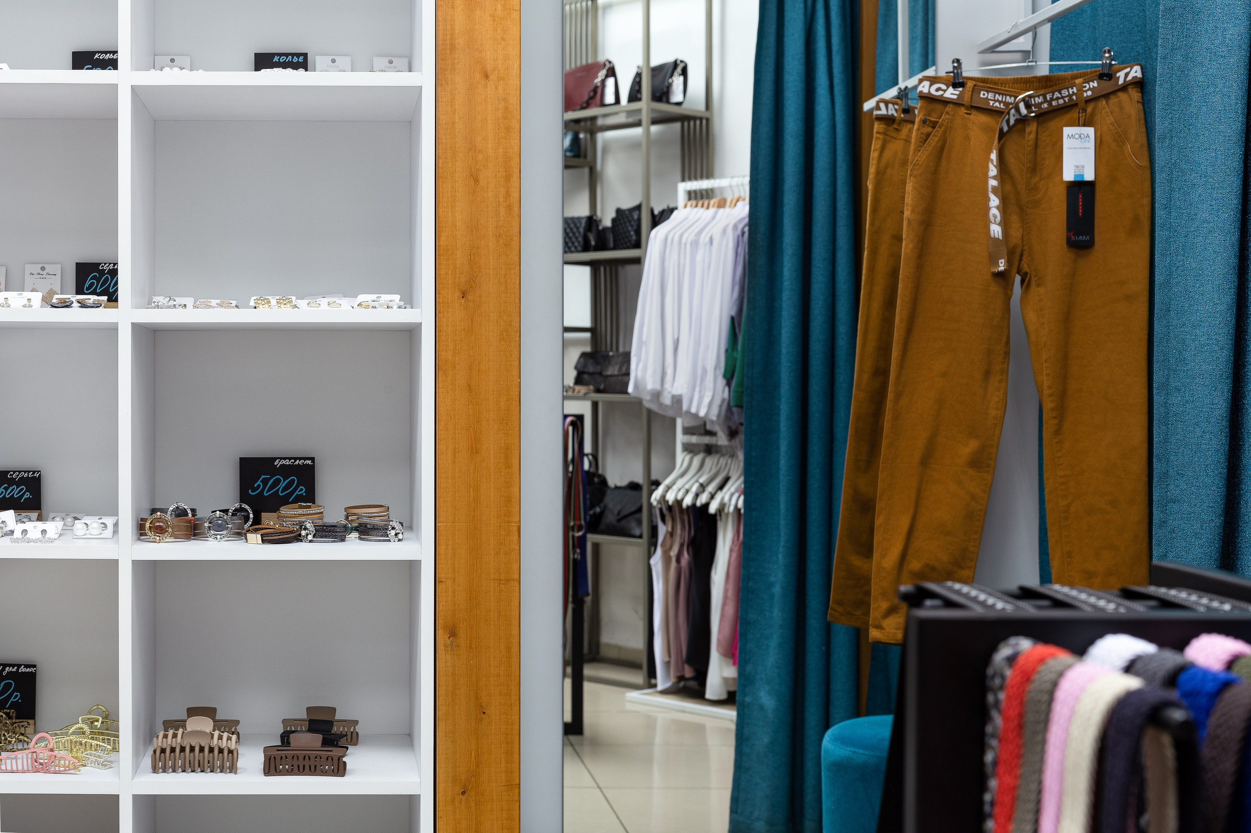 Магазин Moda Life и Moda Life Ladies. Интерьерный фотограф и ретушер в Красноярске Денис Антропов