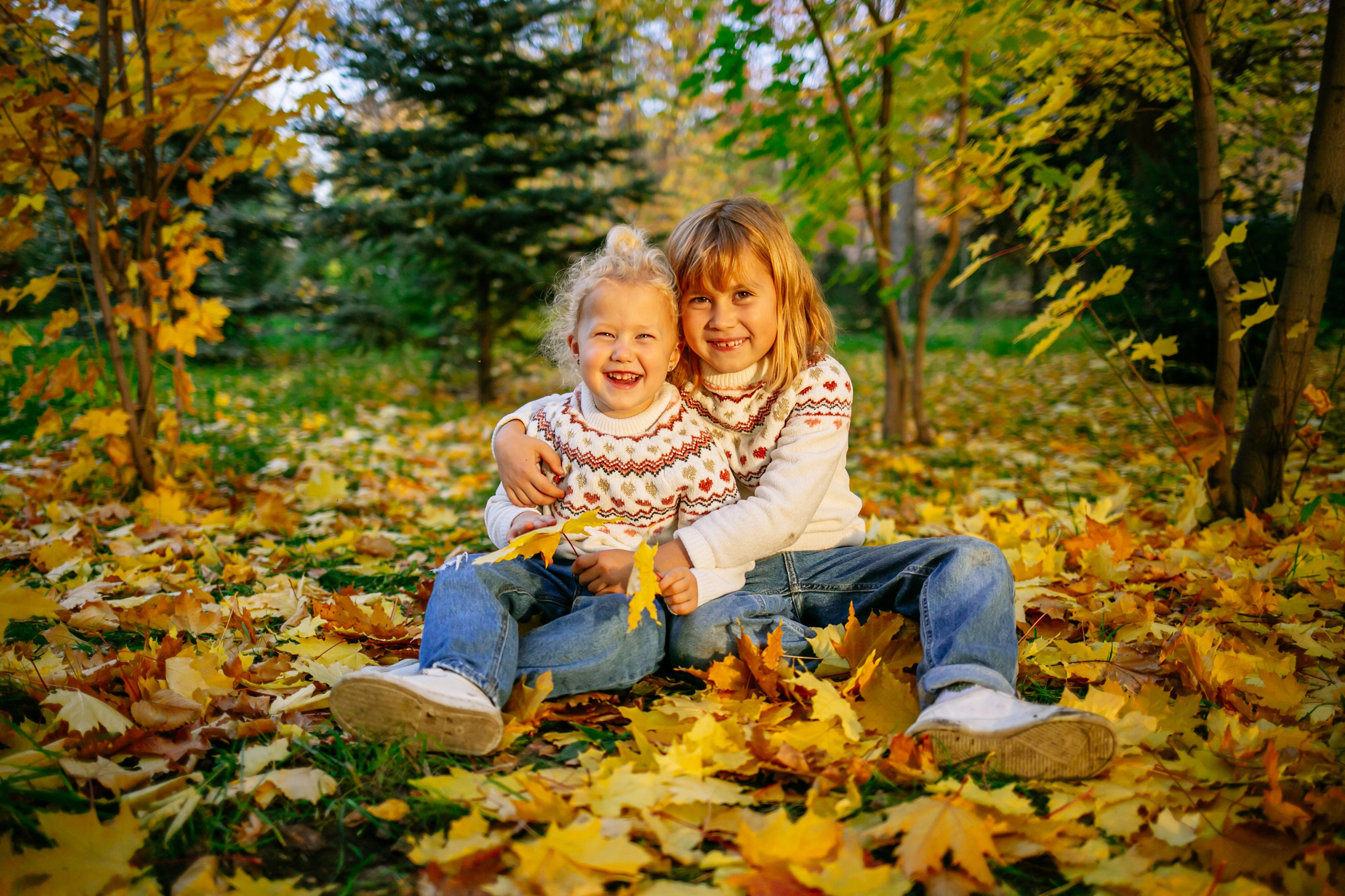 Юля, Анюта, Есения