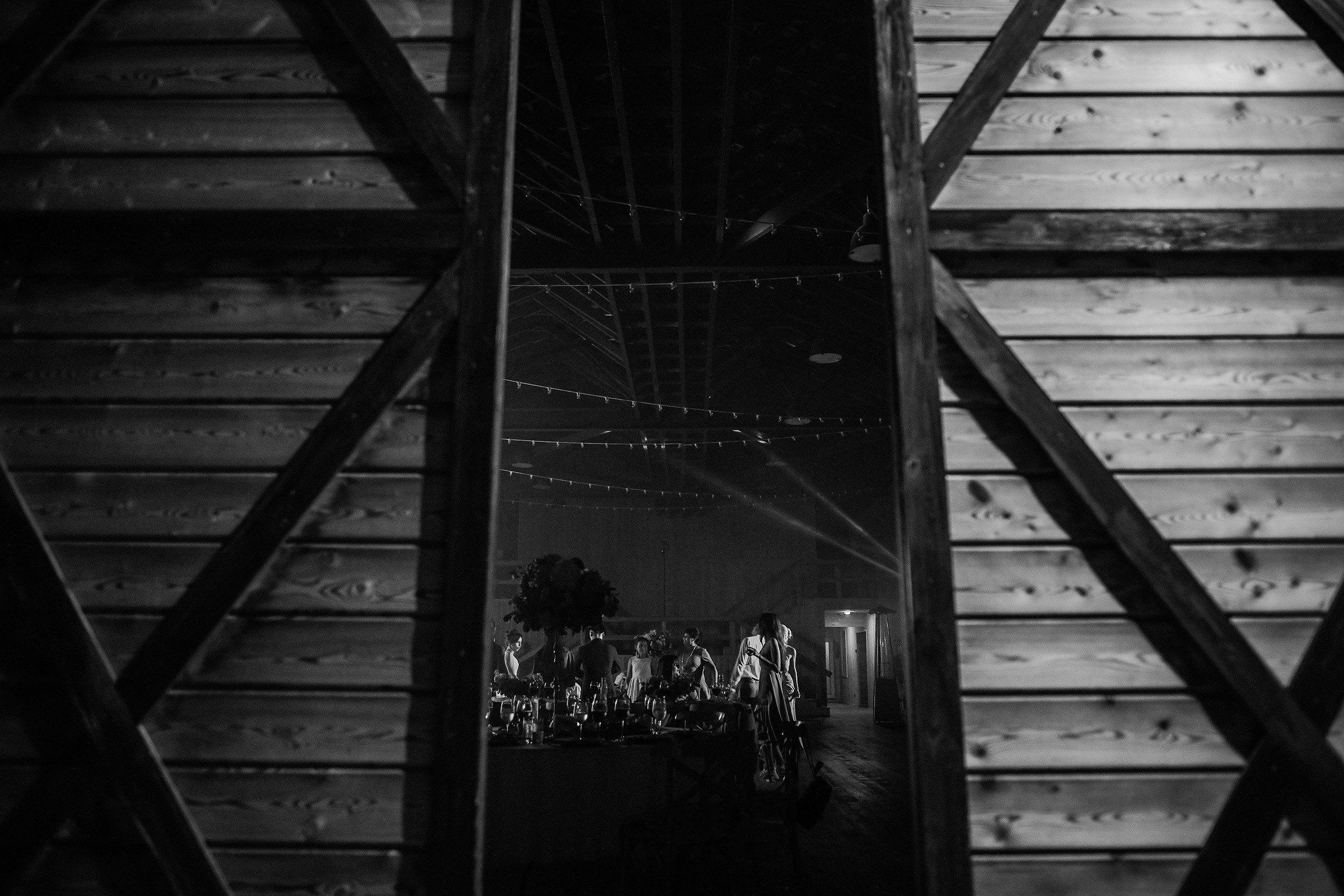 🌄 Демьян и Катя — свадьба в нацпарке "Столбы" | Веселый банкет и эпичные фото на скалах. 📸 Свадебный и семейный фотограф в Красноярске Тихомиров Евгений | 17 лет опыта | 800+ свадеб