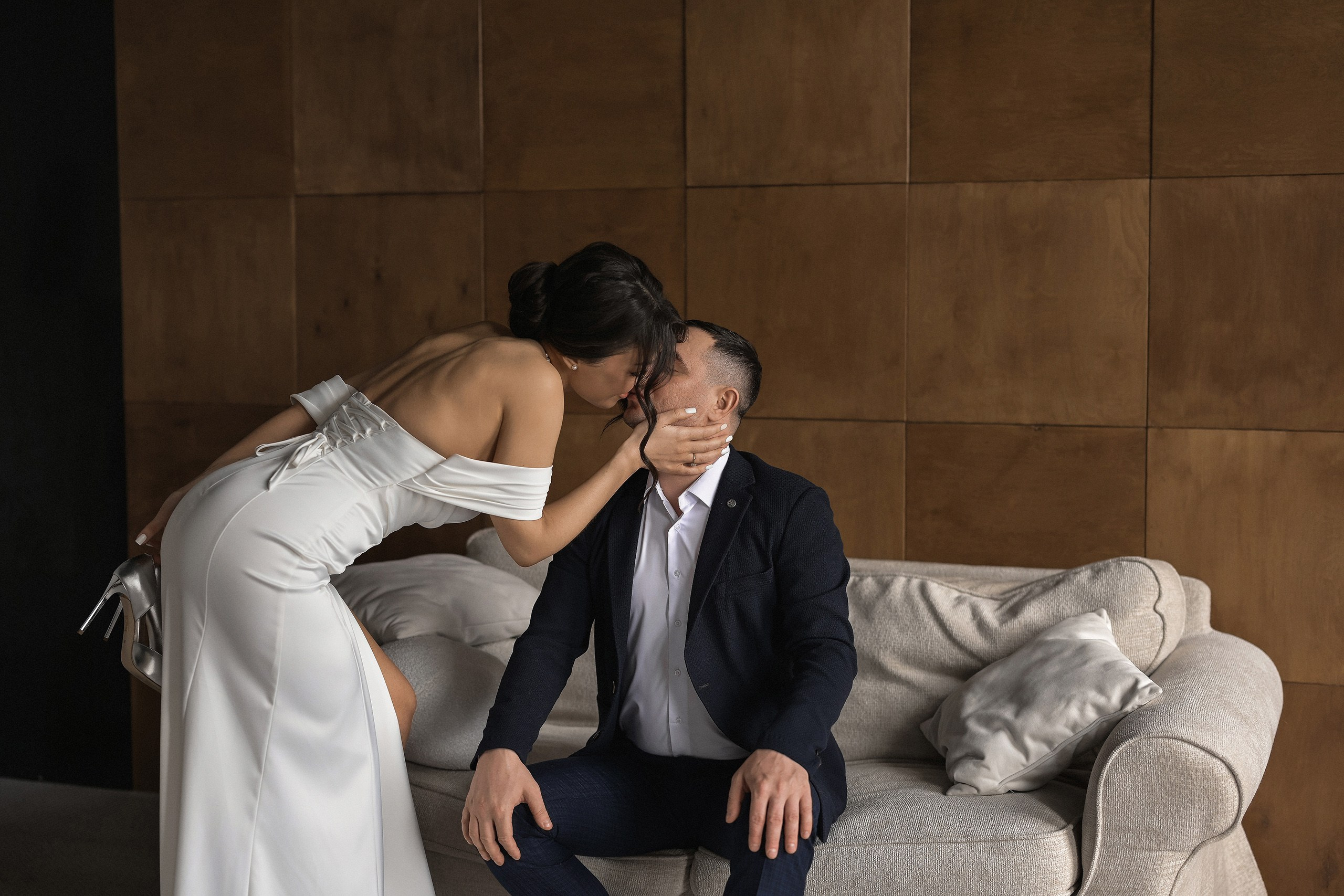 Свадебная фотосессия в студии Истории в Красноярске. 📸 Свадебный и семейный фотограф в Красноярске Тихомиров Евгений | 17 лет опыта | 800+ свадеб