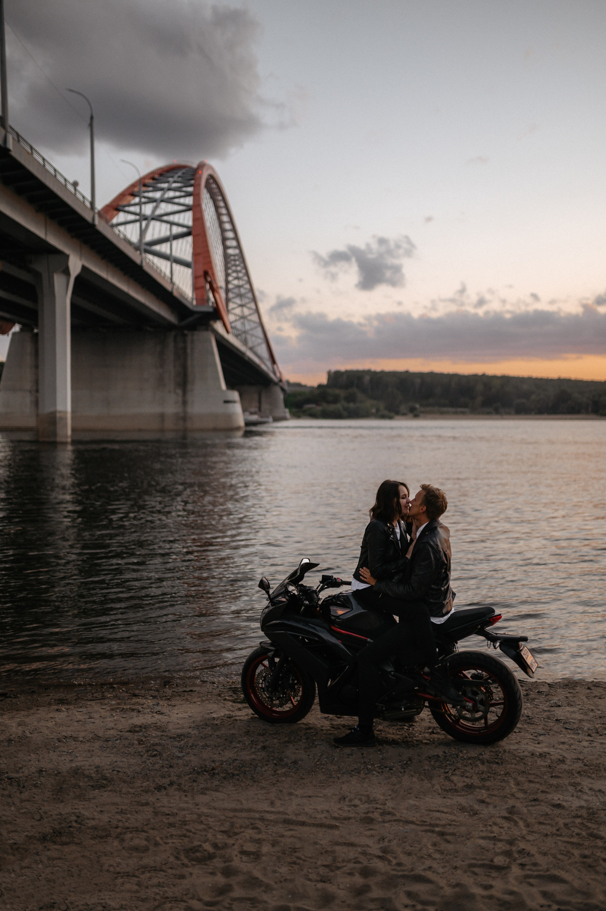 С мотоциклом. Главная