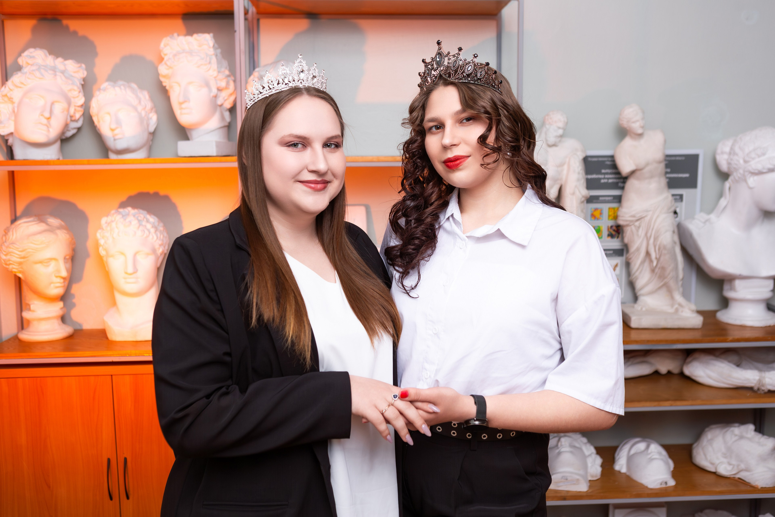 ФОТОСЕССИЯ В АУДИТОРИИ ДЛЯ БУДУЩИХ УЧИТЕЛЕЙ — выпускников Чернского профессионально-педагогического колледжа. ТВОЙ АЛЬБОМ / ТВОИ ПРАВИЛА