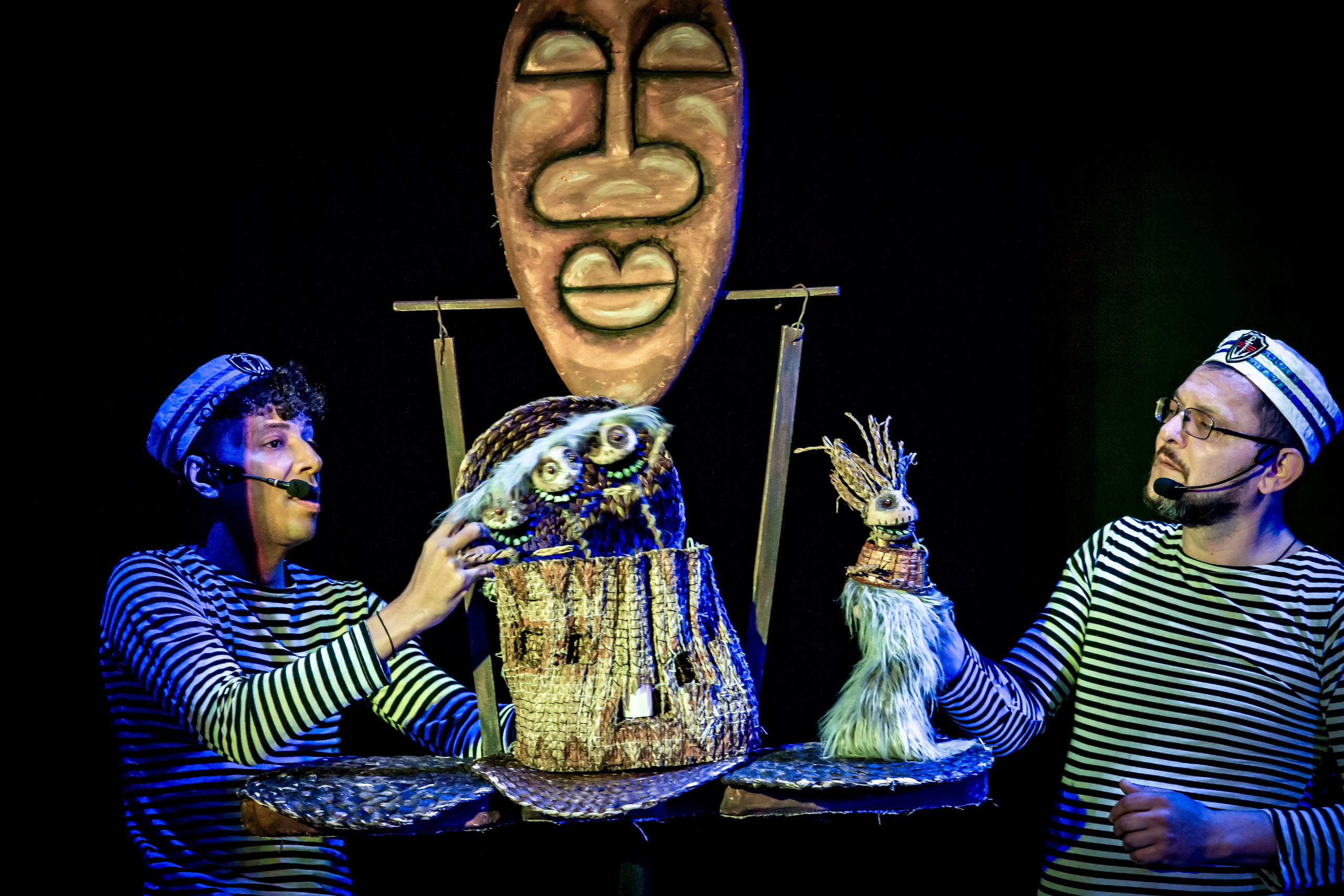 Жирафа и носорог спектакль театра Саквояж. Фотограф в Сочи Юрий Шептаев