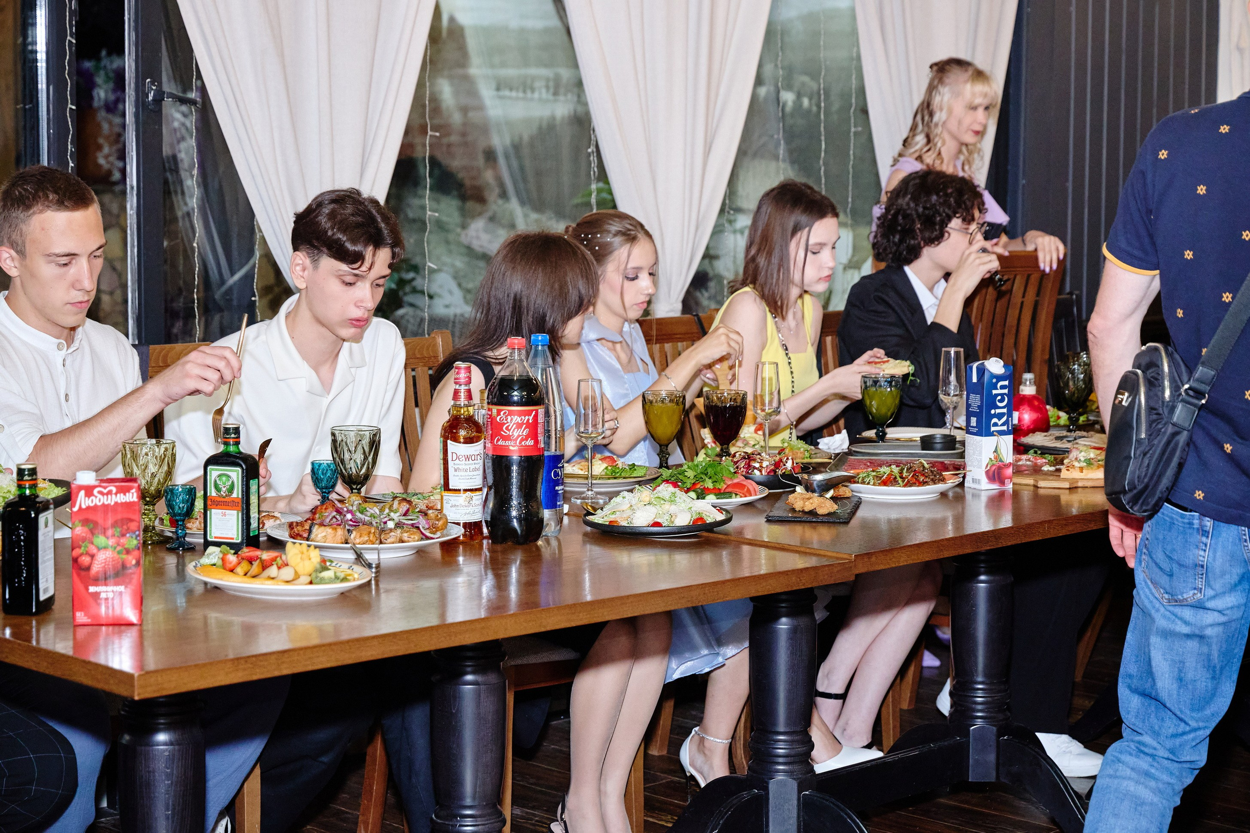 Выпускной 35 Сош. Фотограф Выпускные альбомы Таганрог Сергей Коробченко