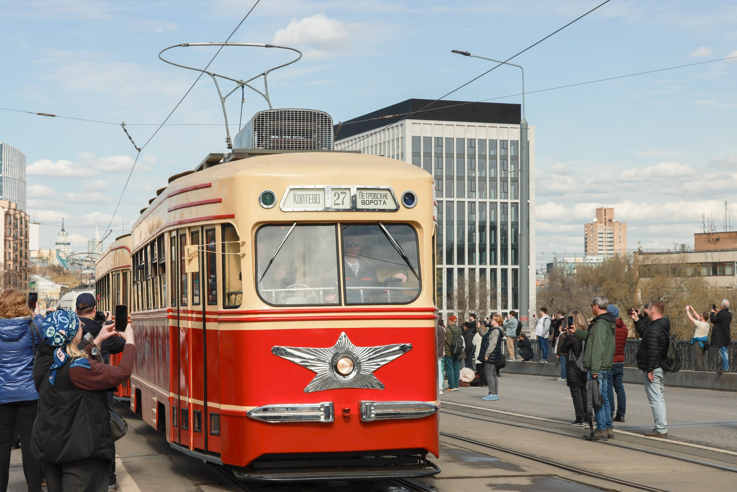 Парад трамваев. Репортажный, архитектурный, театральный и файн-арт фотограф Лена Мельникова в Москве