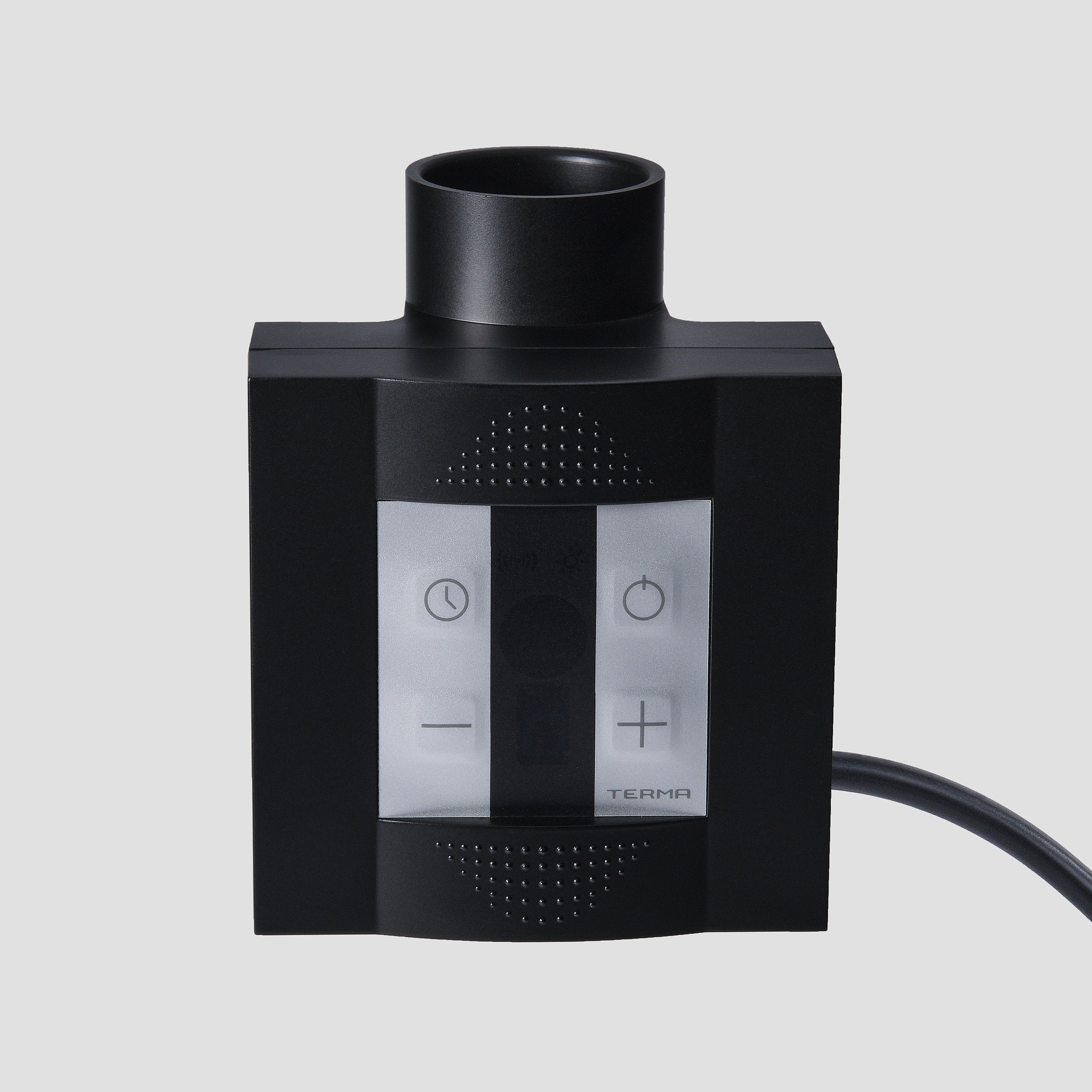 Предметные фотографии регуляторов и нагревателей для отопительных приборов