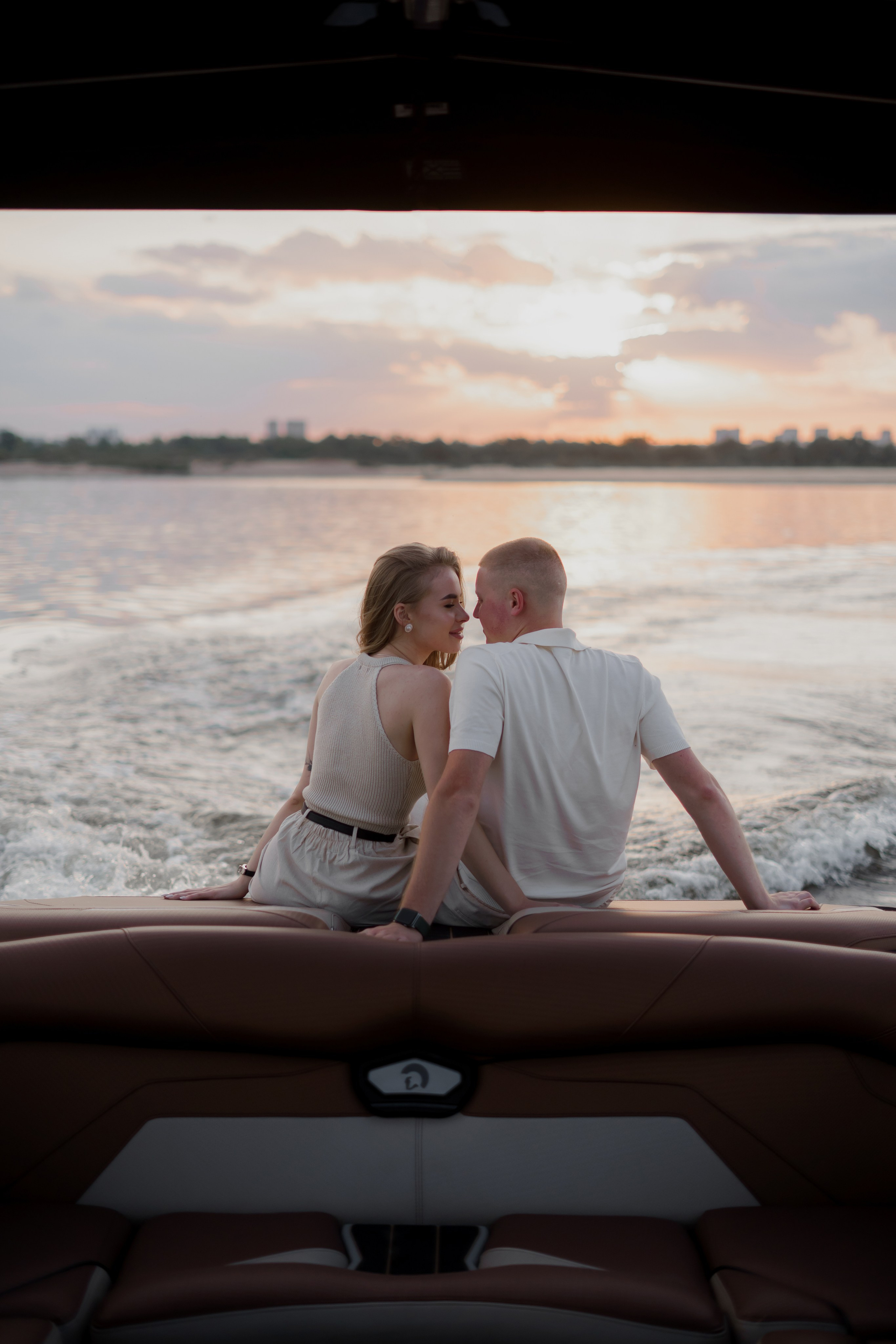 Рома и софа. Фотограф Валерия Крахмалева