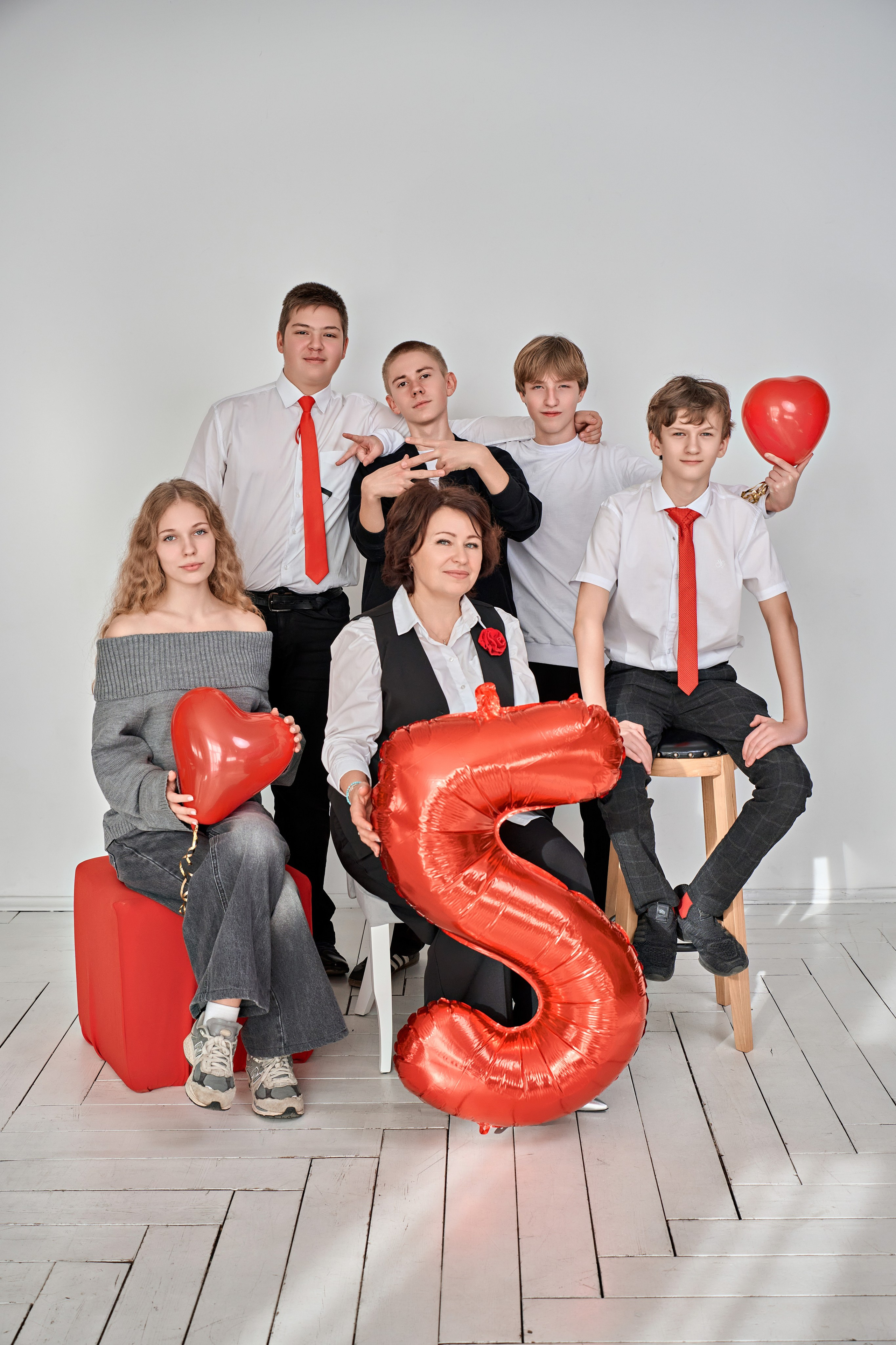 Фотосъёмка в студии «Окна» на выпускные альбомы. Калуга. Фотограф Меняйло Евгений. Свадьба. Портрет. Репортаж. Семья. Контент