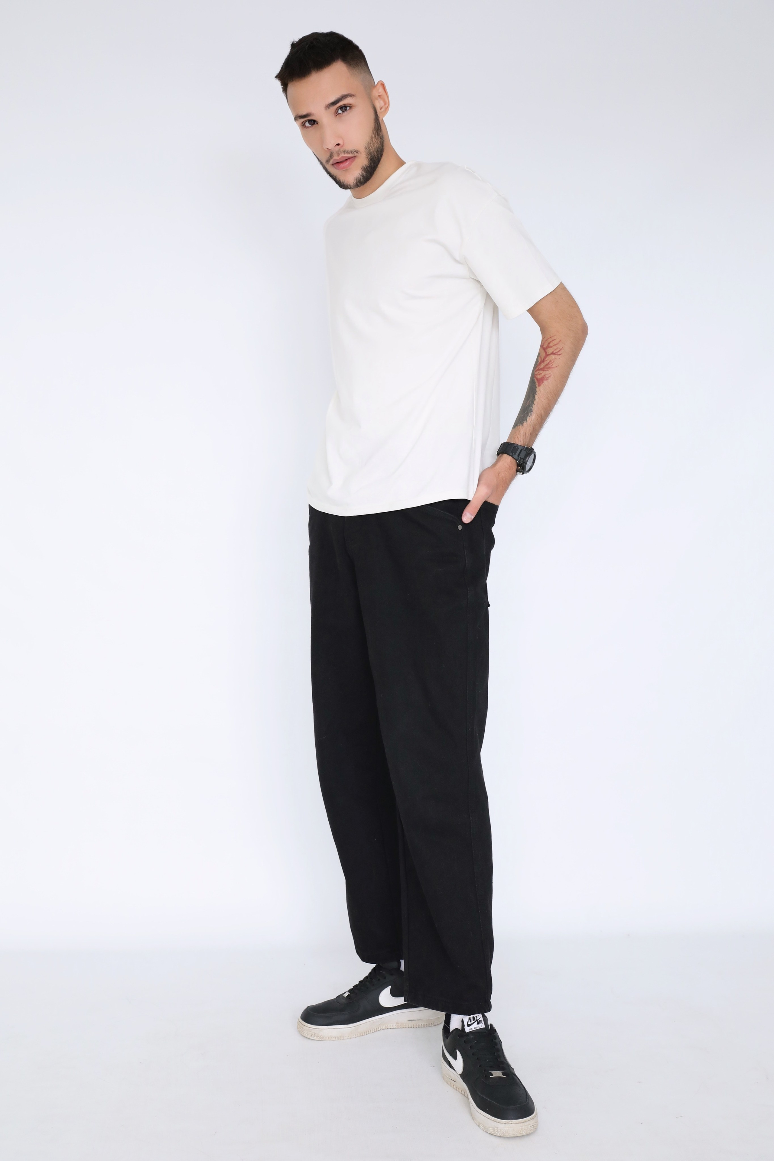 Руслан Ирназаров. Съёмка одежды для маркетплейсов и брендов Morozova Production