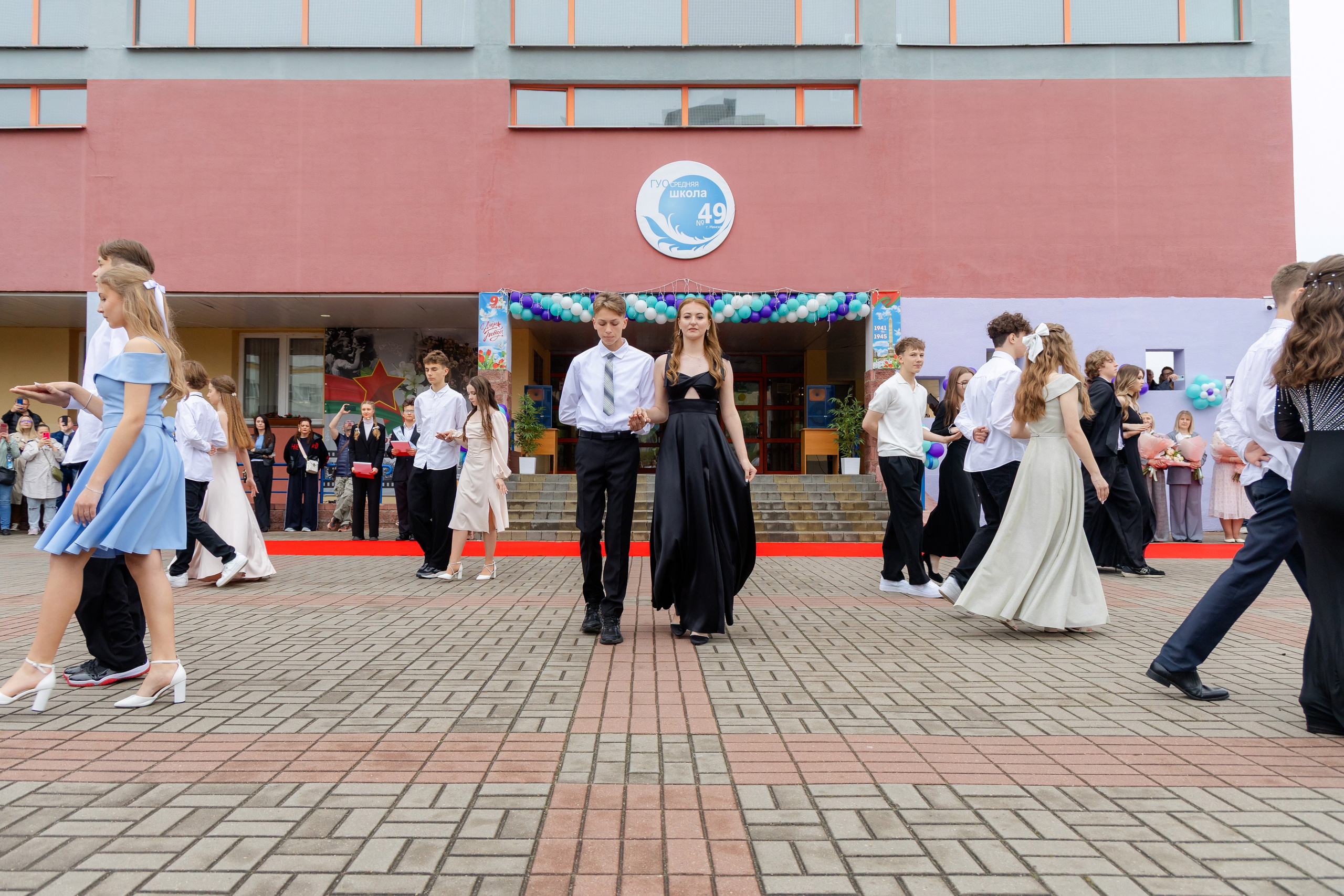 Последний звонок 2025 в Минске. Свадебный фотограф в Минске/Беларуси Сергей Спиридонов